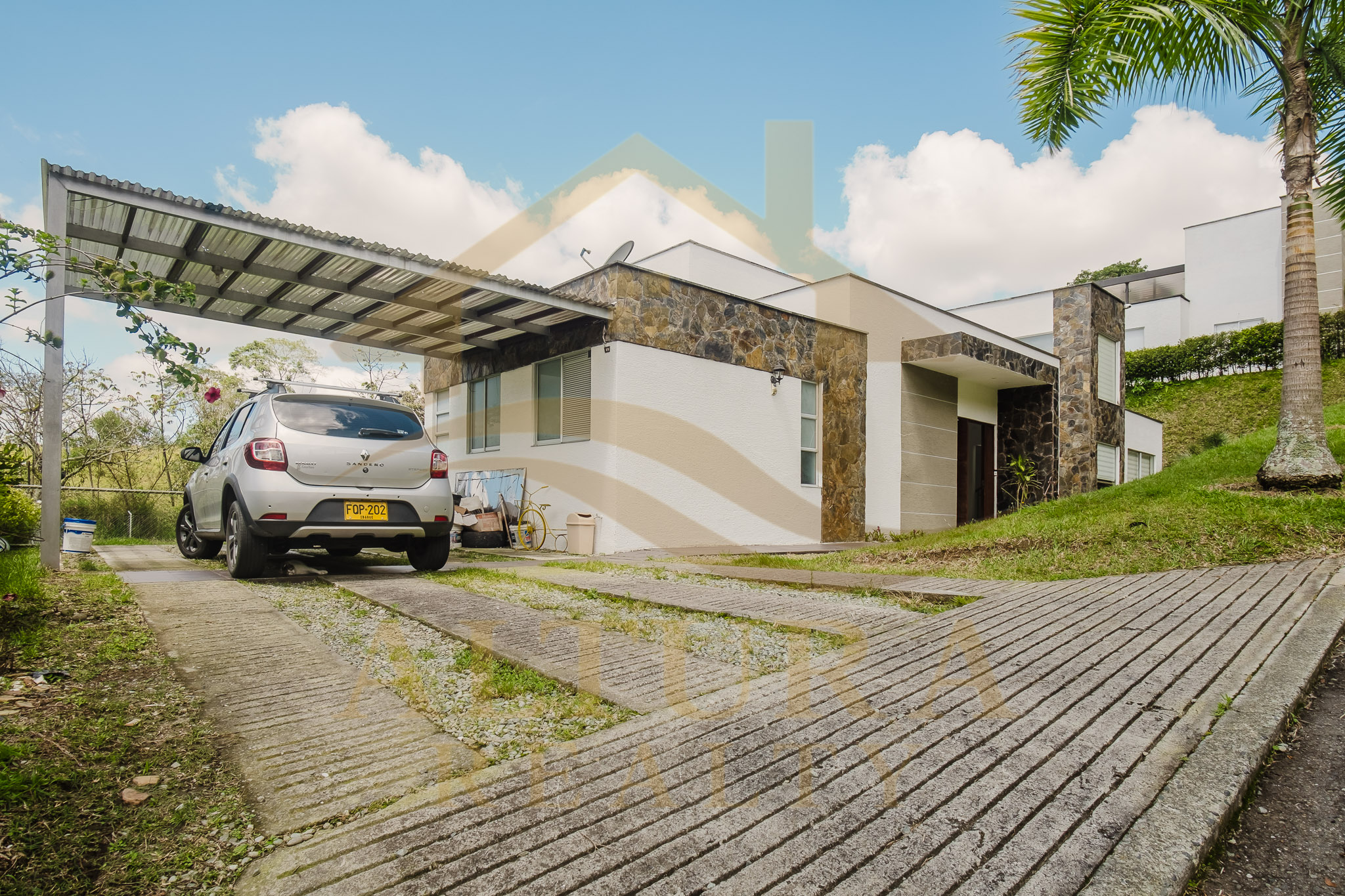 SE VENDE CASA CAMPESTRE ENTRE CIRCASIA Y ARMENIA CONJUNTO CERRADO