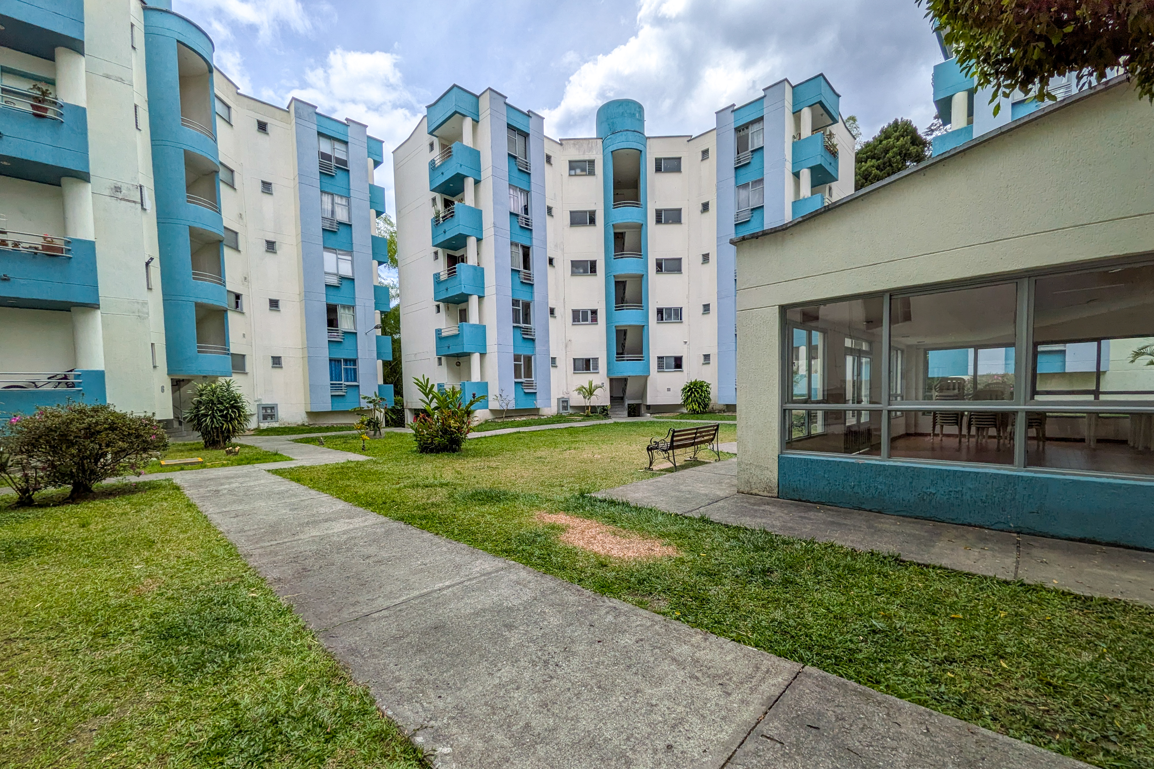 Apartamento de 3 habitaciones y banos en el conjunto La Abadia