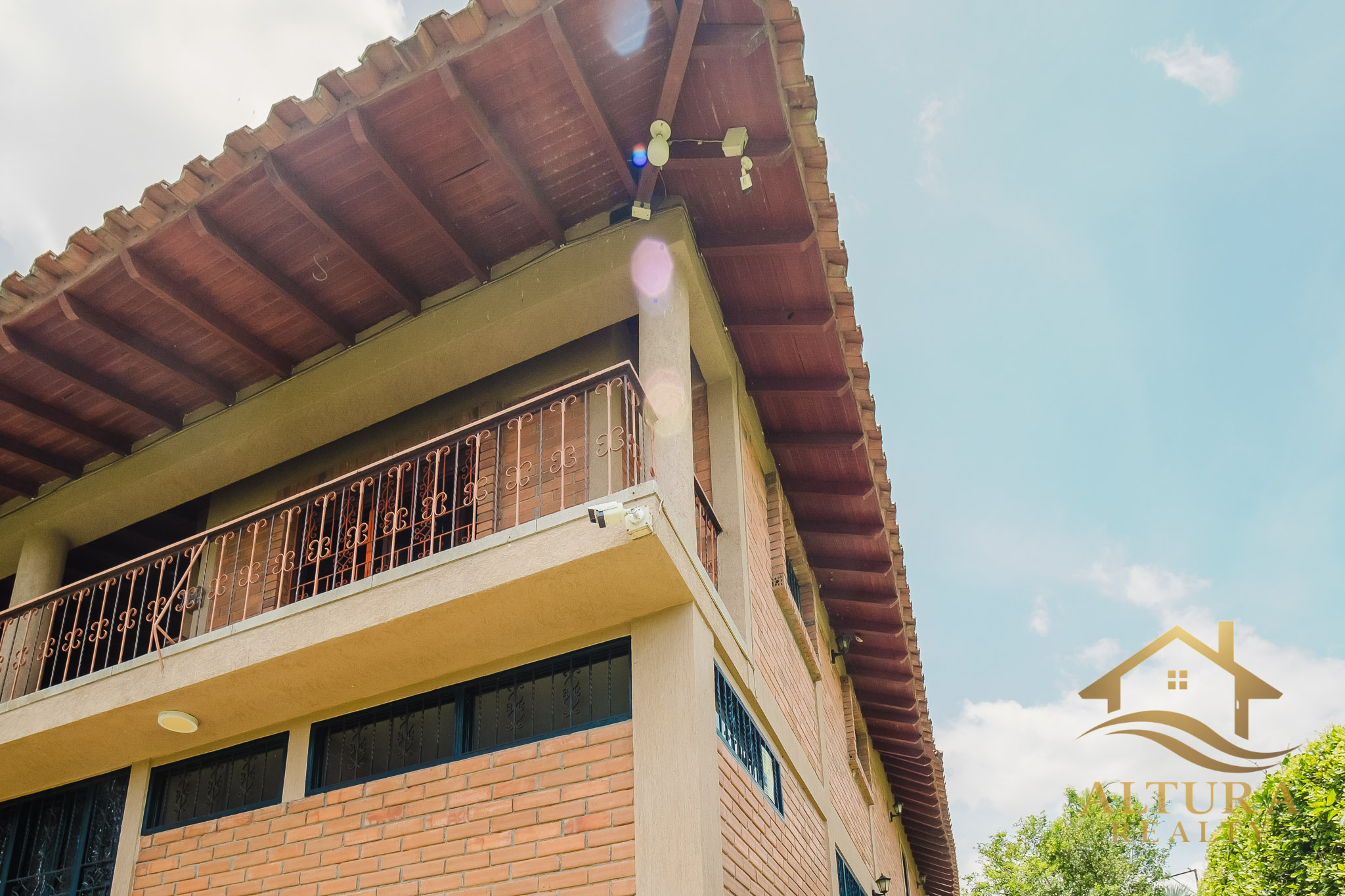 SE VENDE CASA CAMPESTRE EN ALCALA