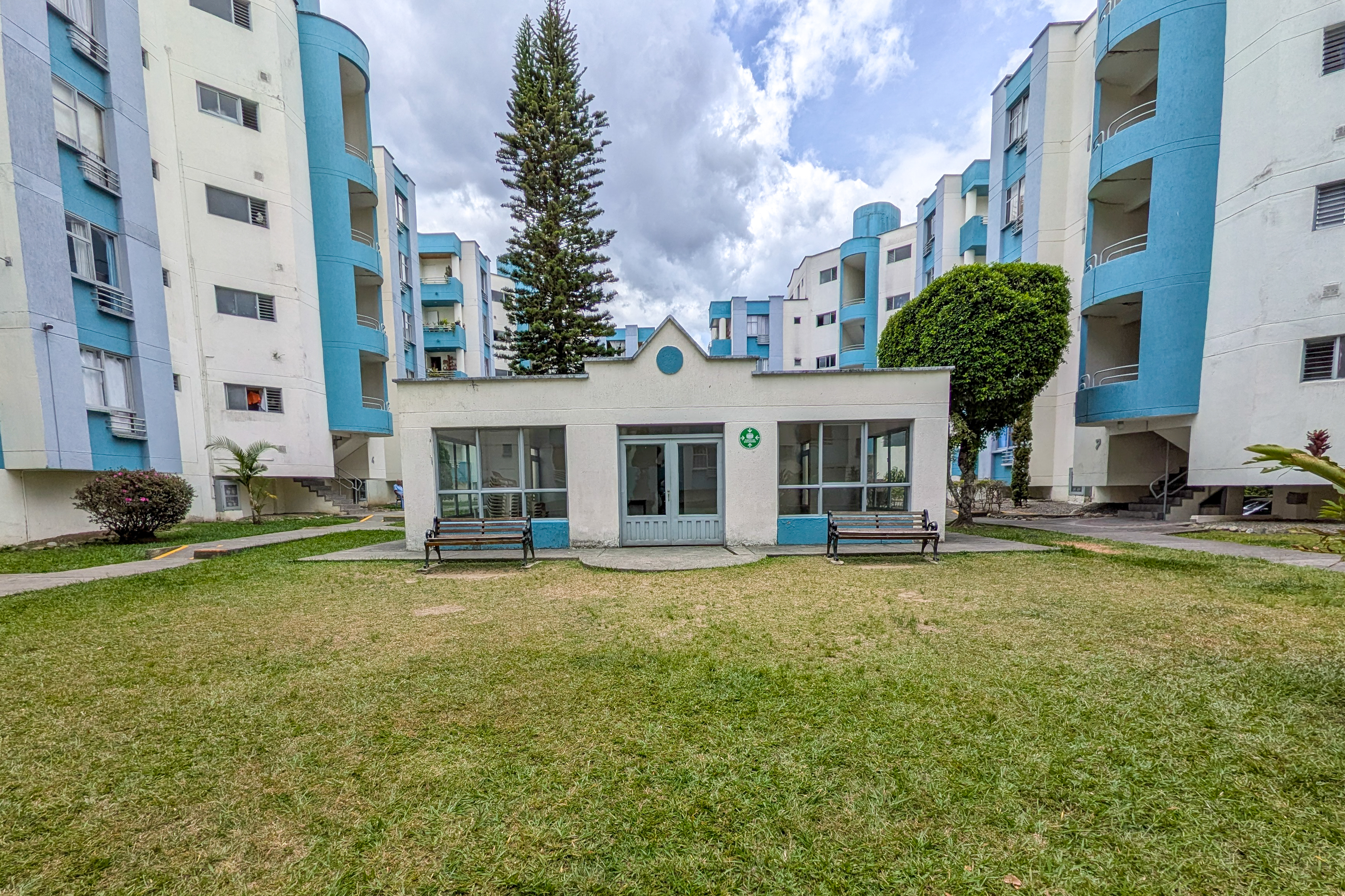 Apartamento de 3 habitaciones y banos en el conjunto La Abadia