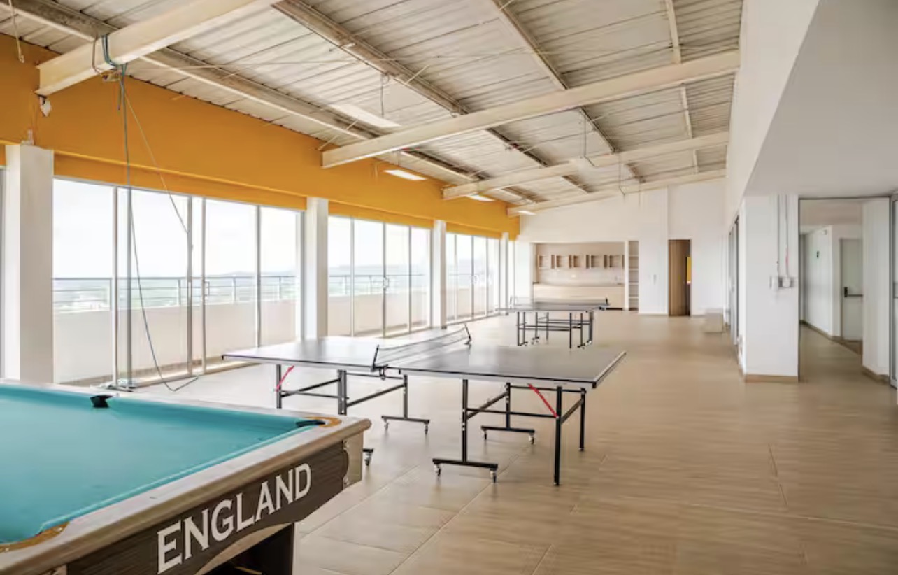 This 2 bedroom 2 bathroom apartment on the 11th floor of Clubhouse