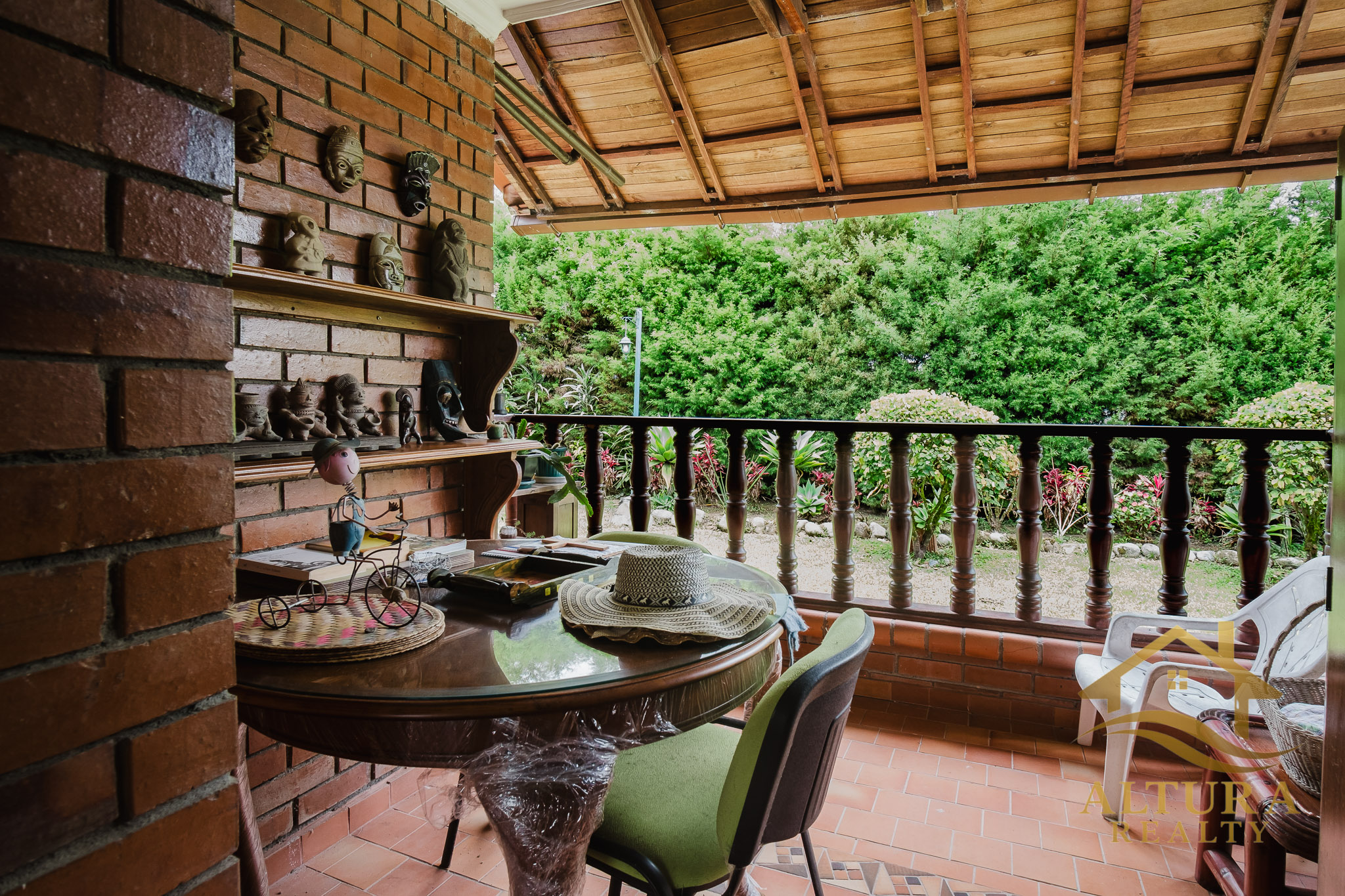 Casa Campestre  En Venta En Circasia Com Amplios Jardines-PROP-001