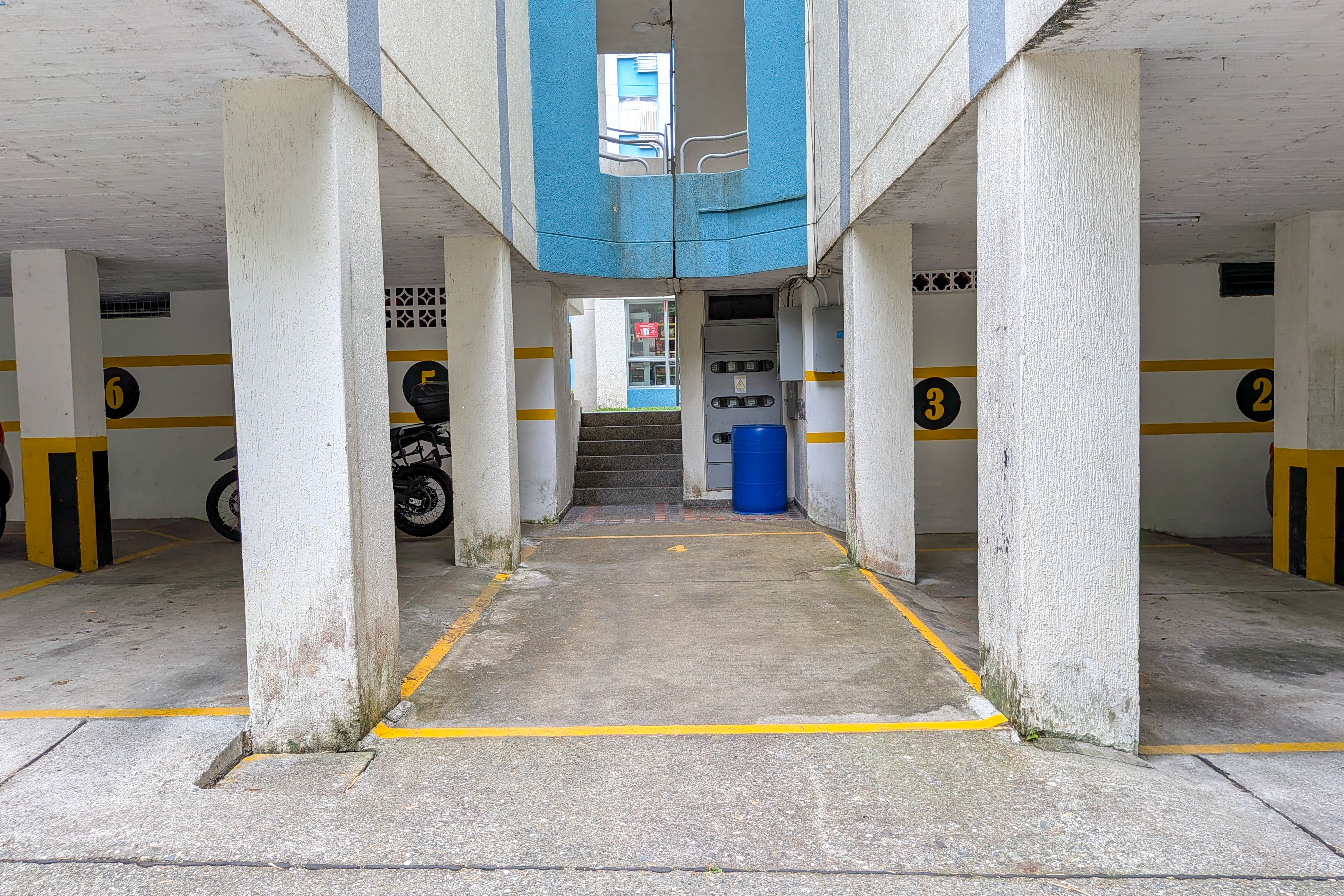 Apartamento de 3 habitaciones y banos en el conjunto La Abadia