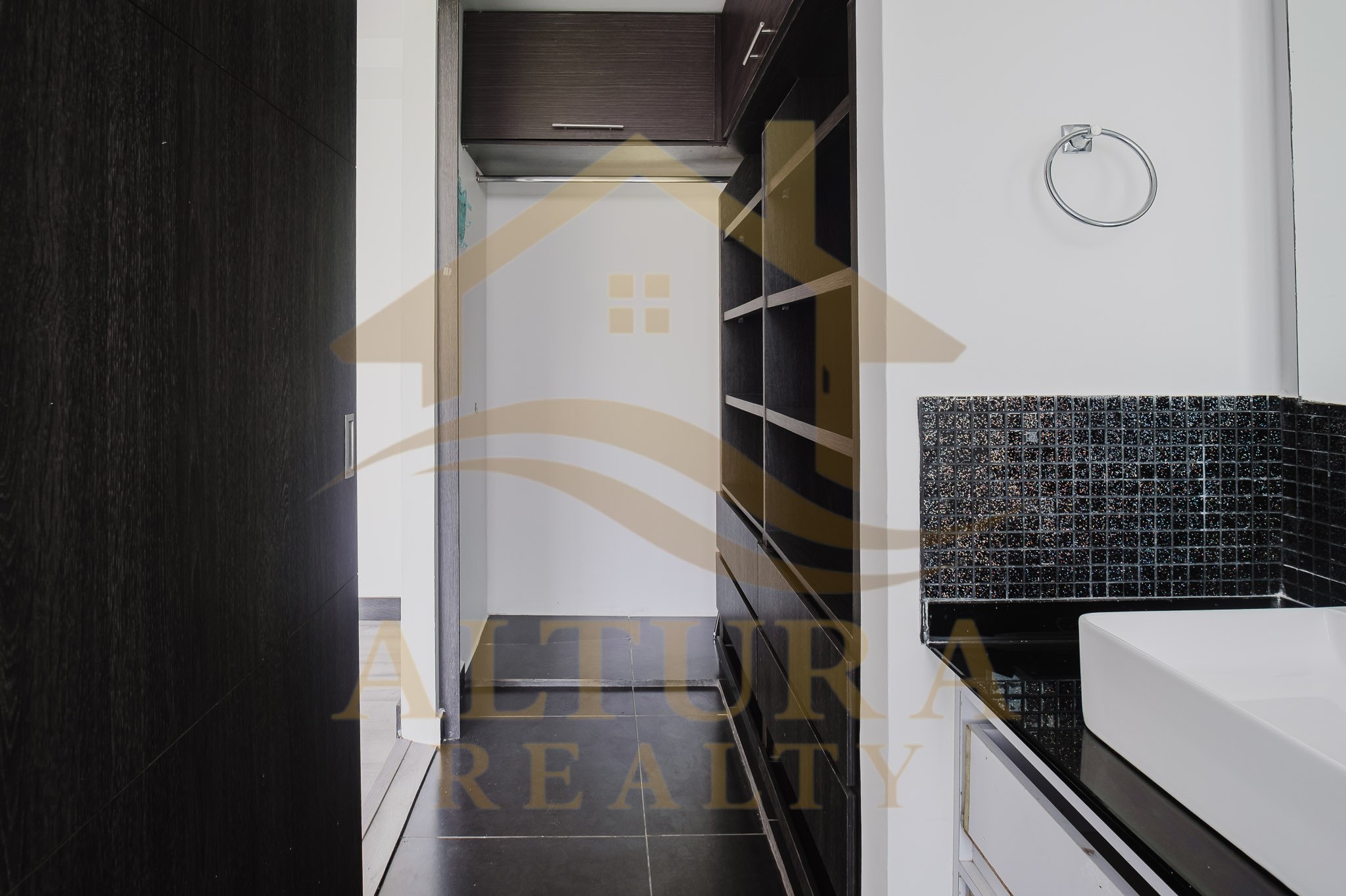 SE VENDE CASA CAMPESTRE ENTRE CIRCASIA Y ARMENIA CONJUNTO CERRADO