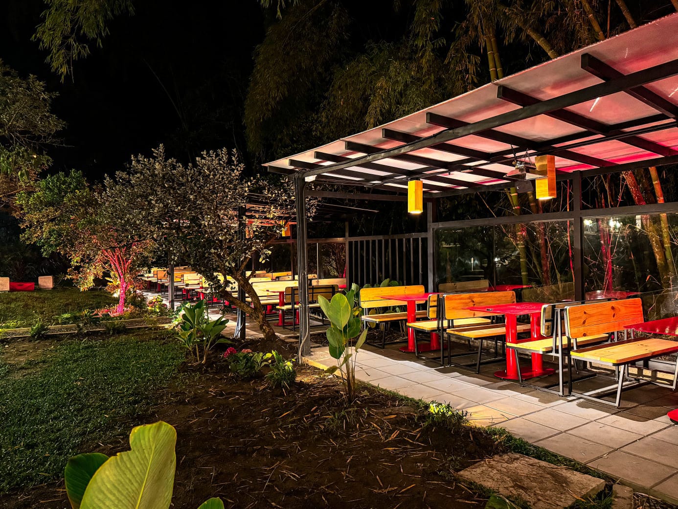 Hotel con Restaurante, Café y Bar En Venta Salento Quindío