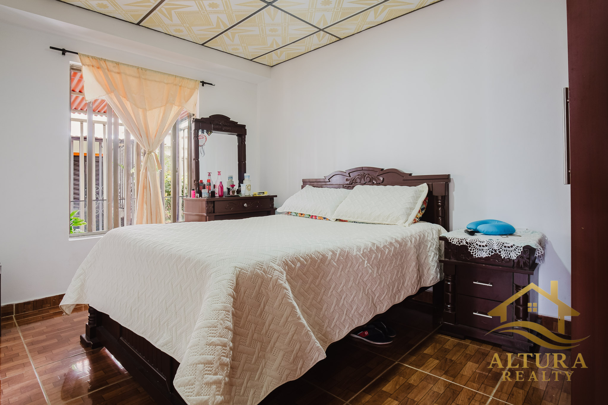 SE VENDE CASA DOBLE RENTA EN CALARCA