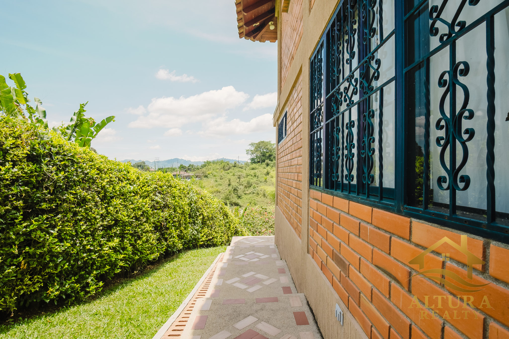 SE VENDE CASA CAMPESTRE EN ALCALA