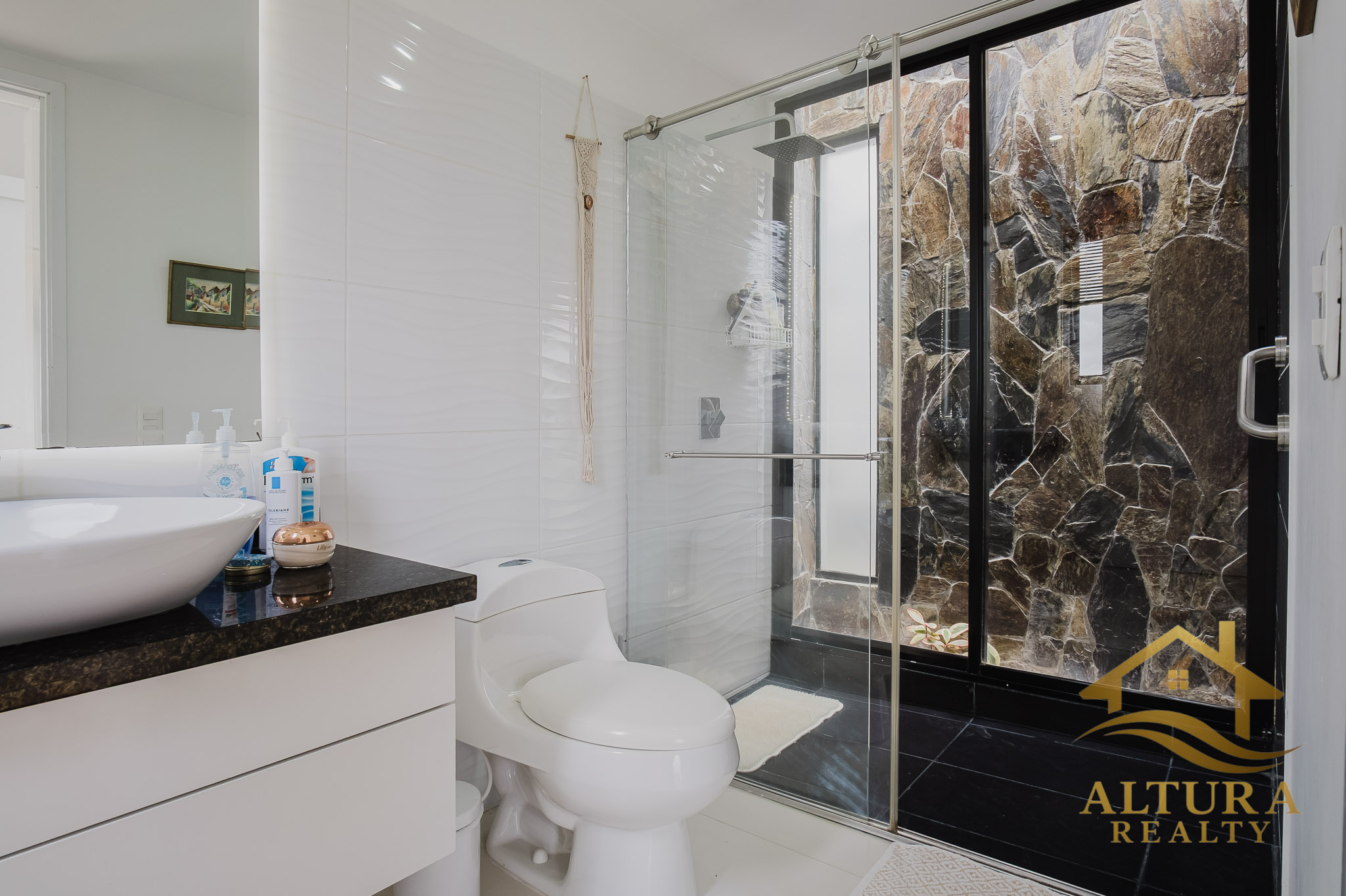 SE VENDE CASA CAMPESTRE EN CONJUNTO CERRADO CIRCASIA QUINDIO