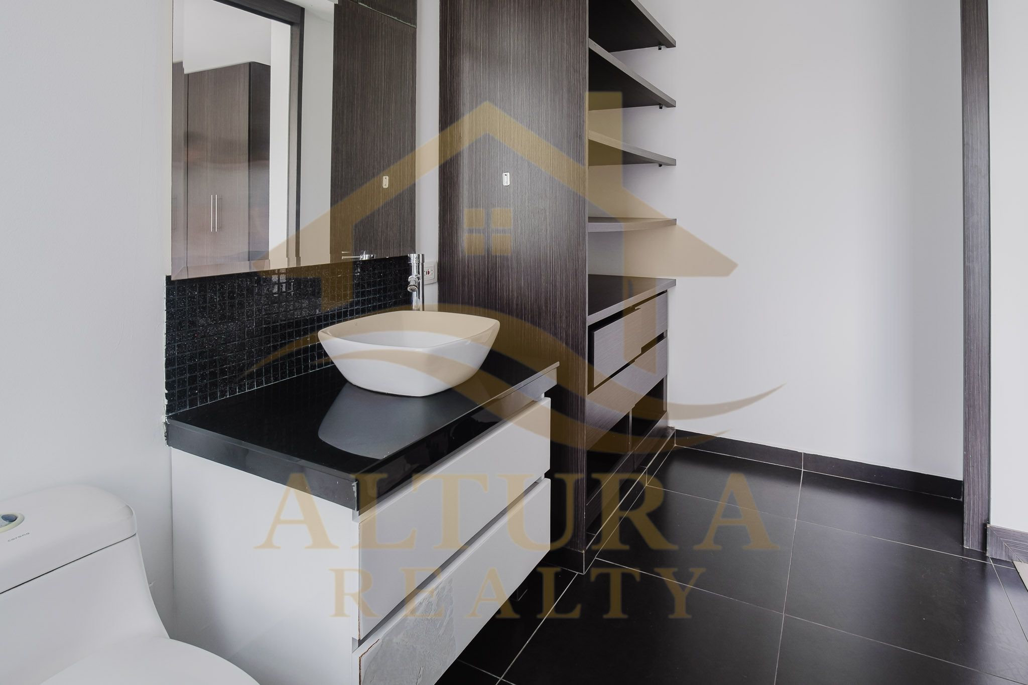 SE VENDE CASA CAMPESTRE ENTRE CIRCASIA Y ARMENIA CONJUNTO CERRADO