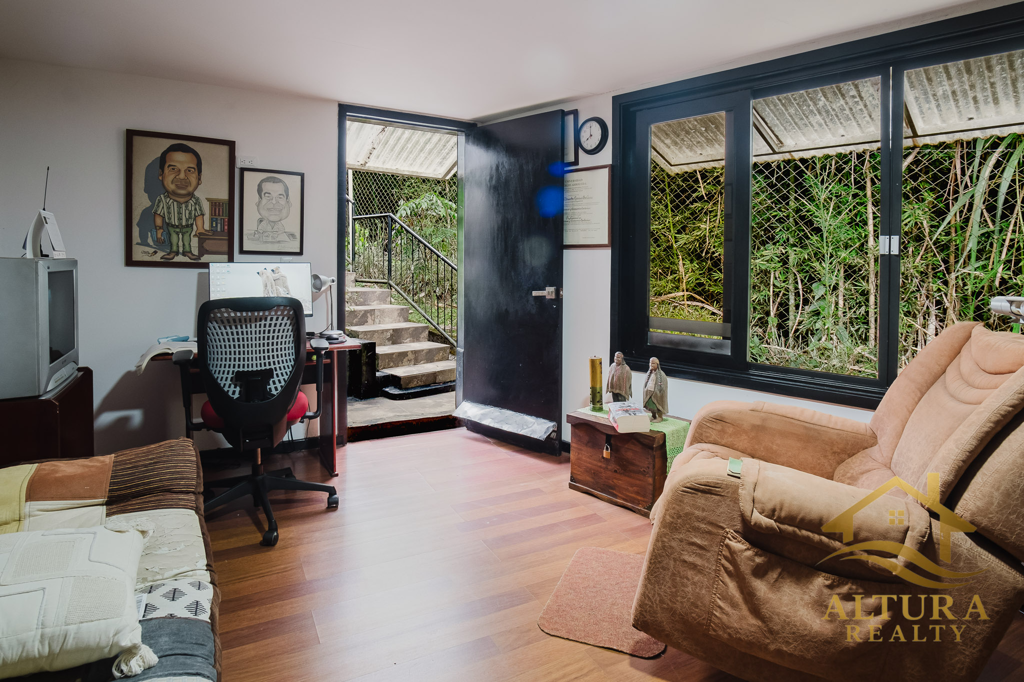 SE VENDE CASA EN CONJUNTO CERRADO A 5 MINUTOS DE ARMENIA