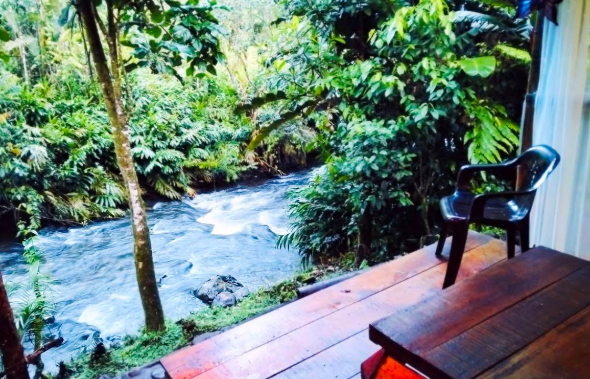 Oportunidad de Inversión en Eco-Lodge Frente al Río en Salento