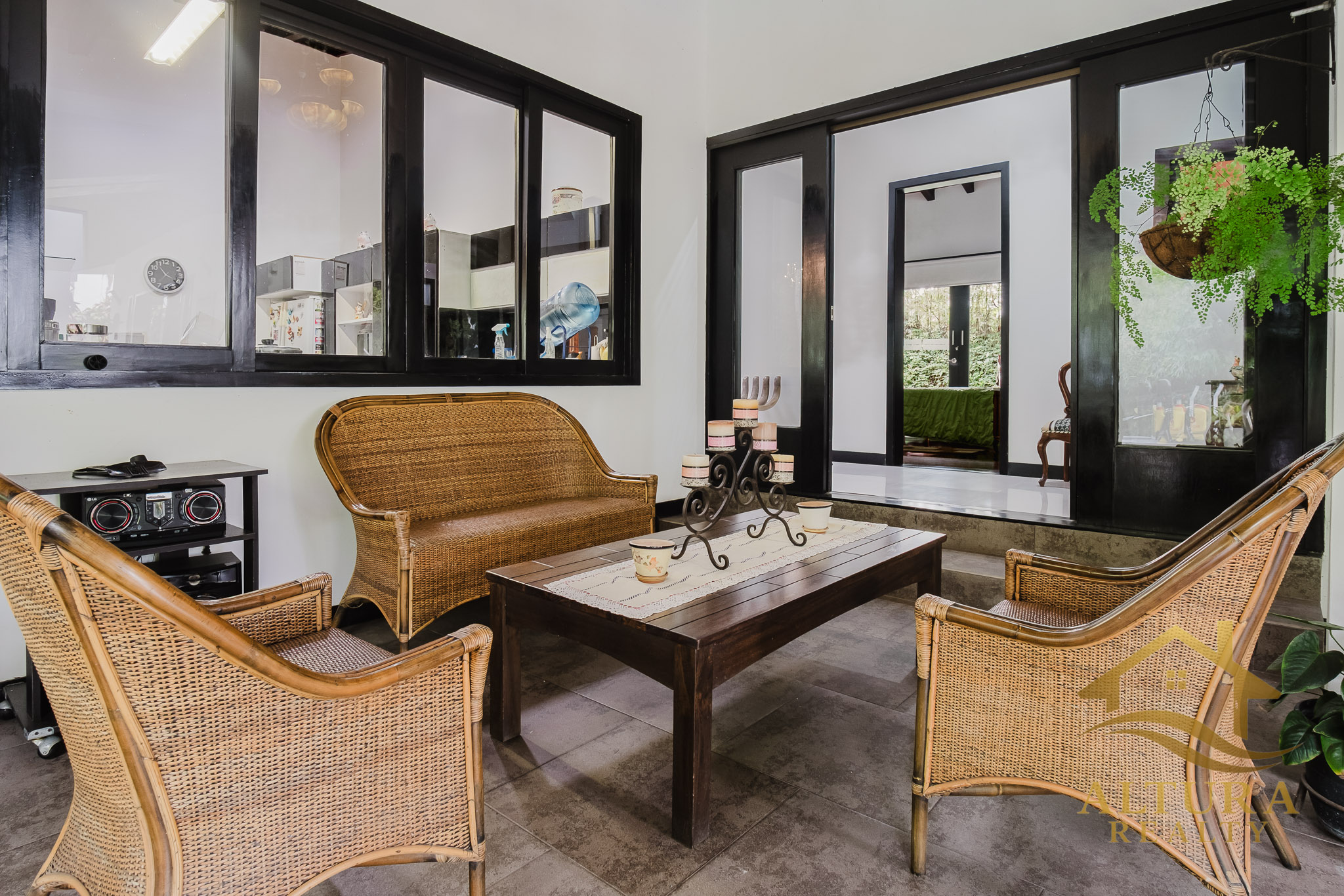 SE VENDE CASA EN CONJUNTO CERRADO A 5 MINUTOS DE ARMENIA