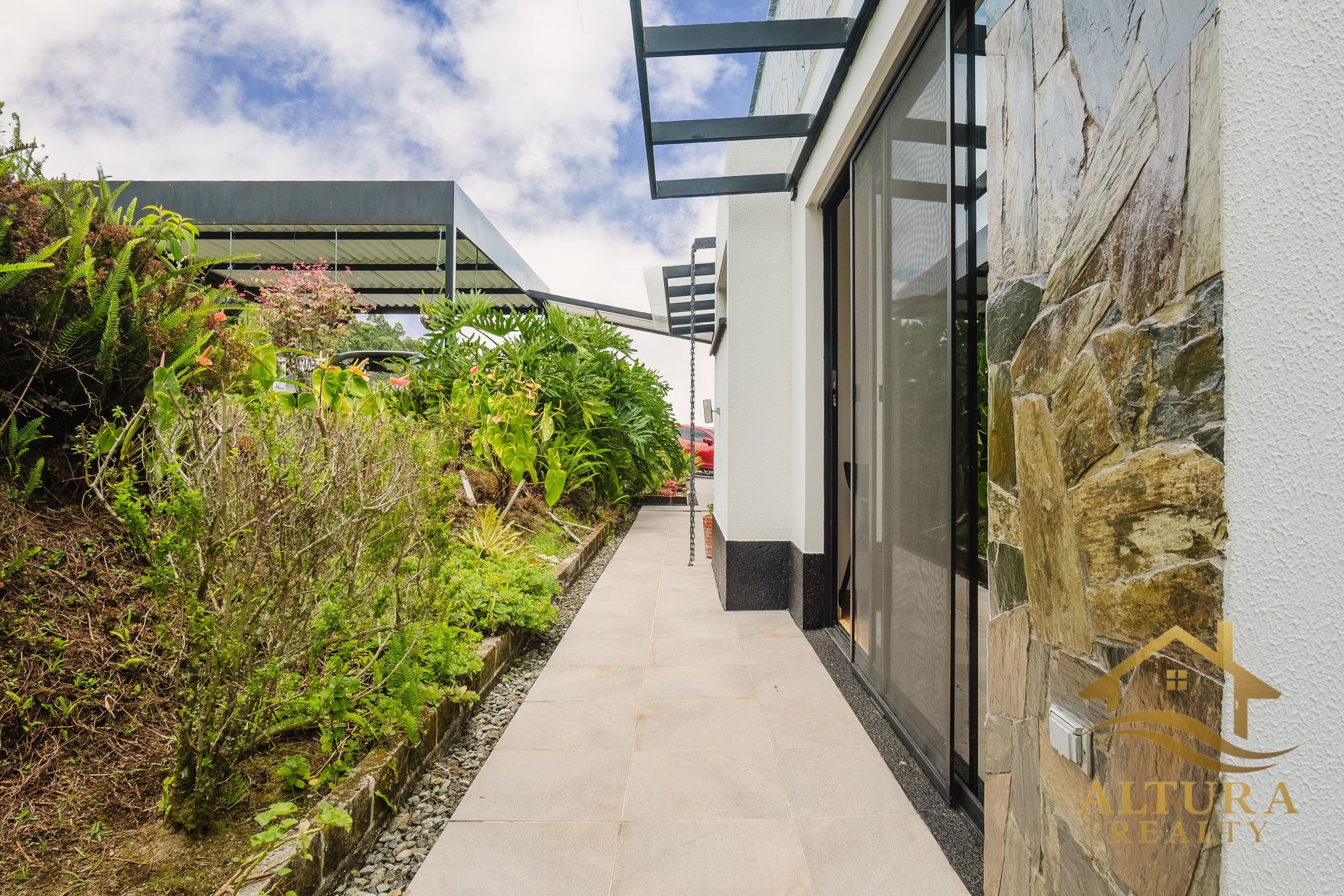 SE VENDE CASA CAMPESTRE EN CONJUNTO CERRADO CIRCASIA QUINDIO