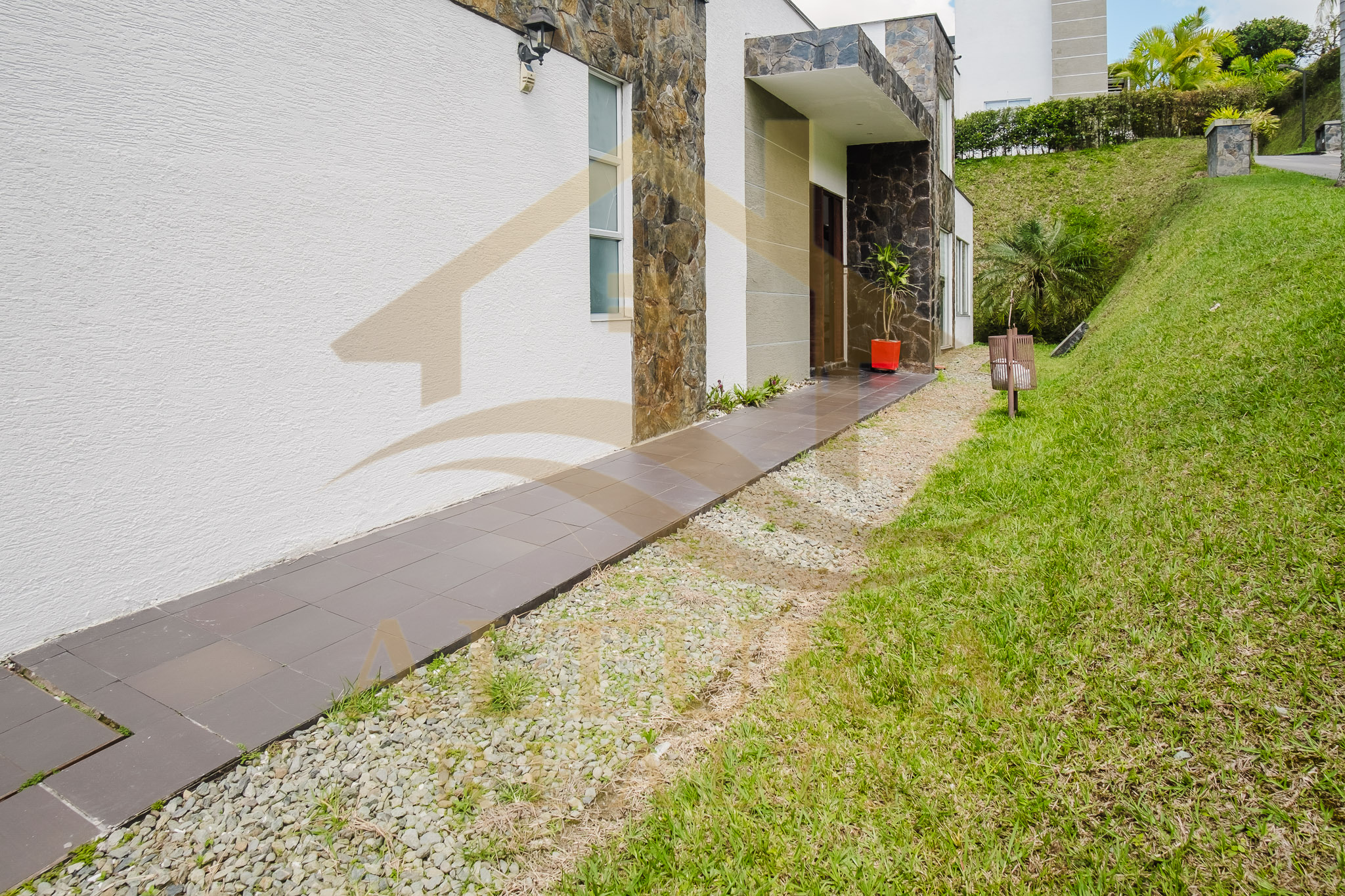 SE VENDE CASA CAMPESTRE ENTRE CIRCASIA Y ARMENIA CONJUNTO CERRADO