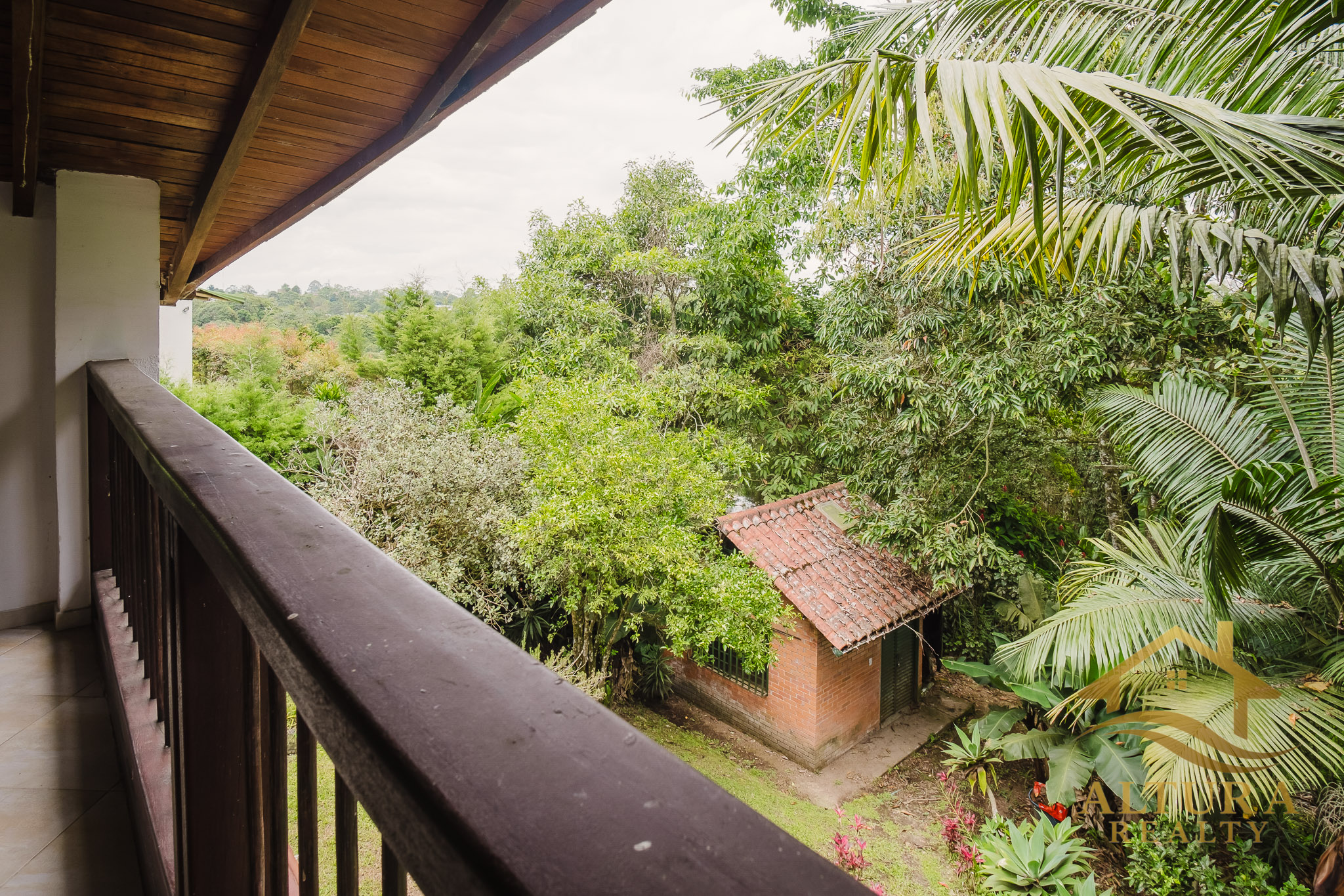 Casa Campestre  En Venta En Circasia Com Amplios Jardines-PROP-001