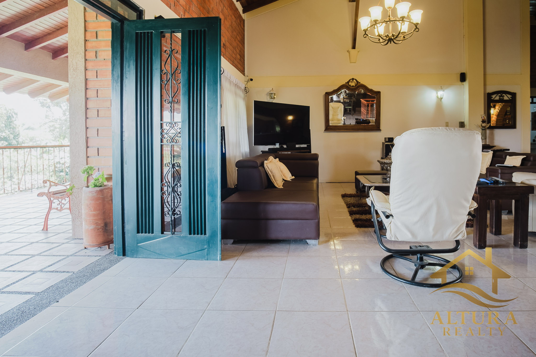 SE VENDE CASA CAMPESTRE EN ALCALA