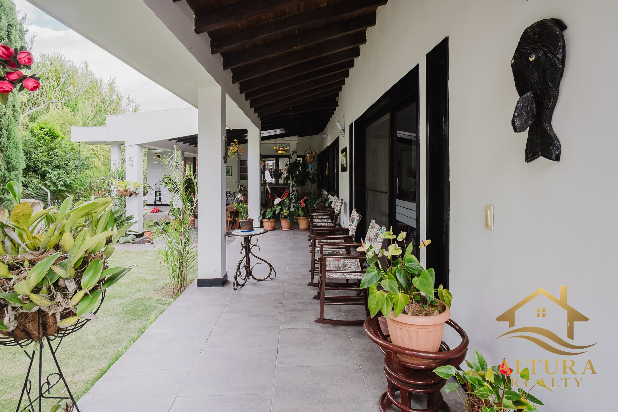 SE VENDE CASA EN CONJUNTO CERRADO A 5 MINUTOS DE ARMENIA