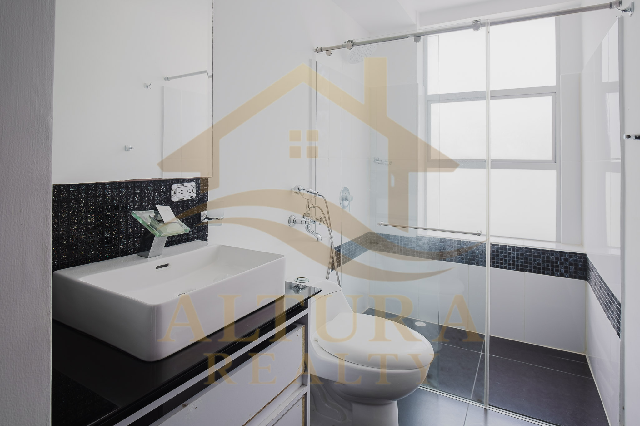 SE VENDE CASA CAMPESTRE ENTRE CIRCASIA Y ARMENIA CONJUNTO CERRADO