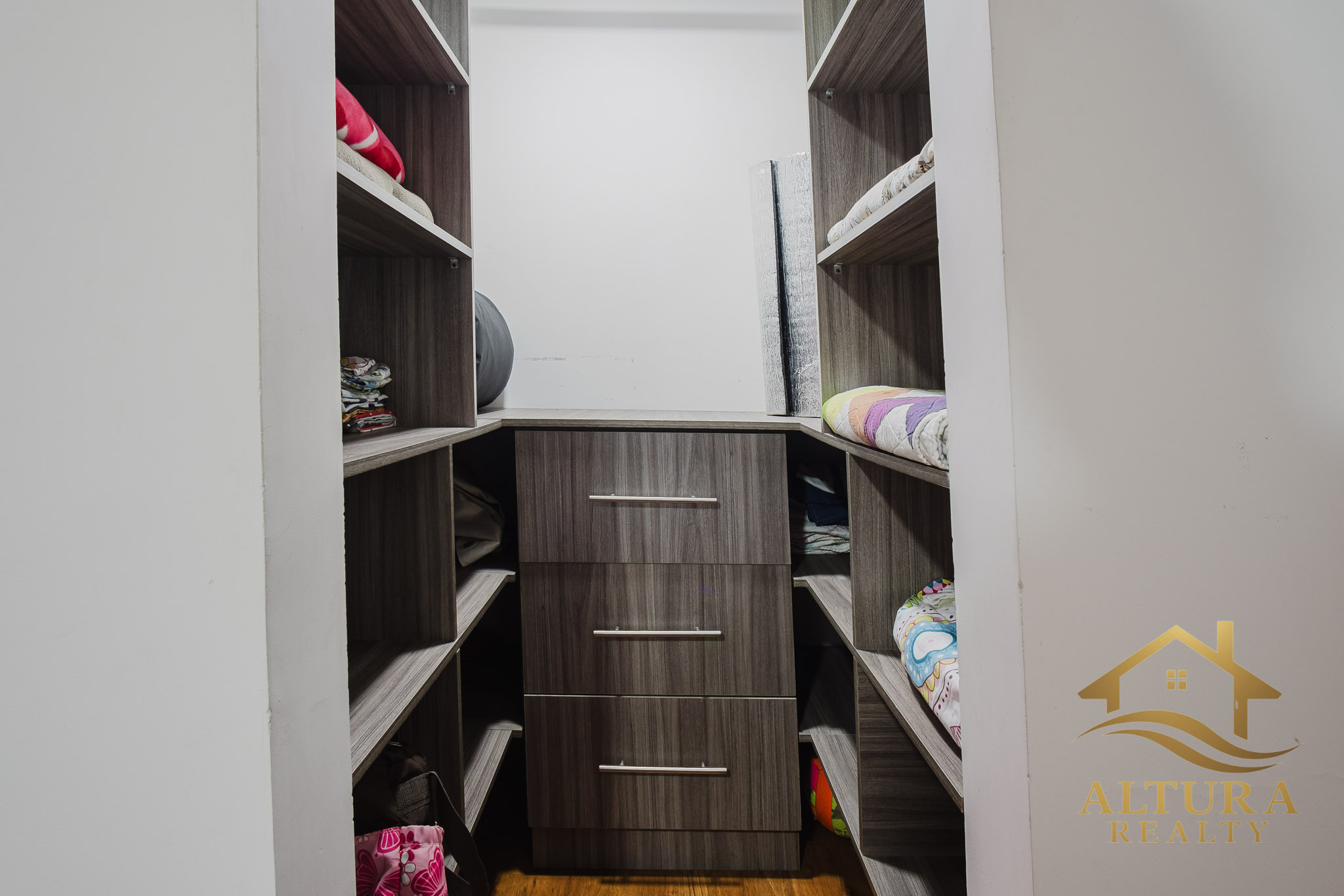 SE VENDE CASA EN CONJUNTO CERRADO CALARCA QUINDIO