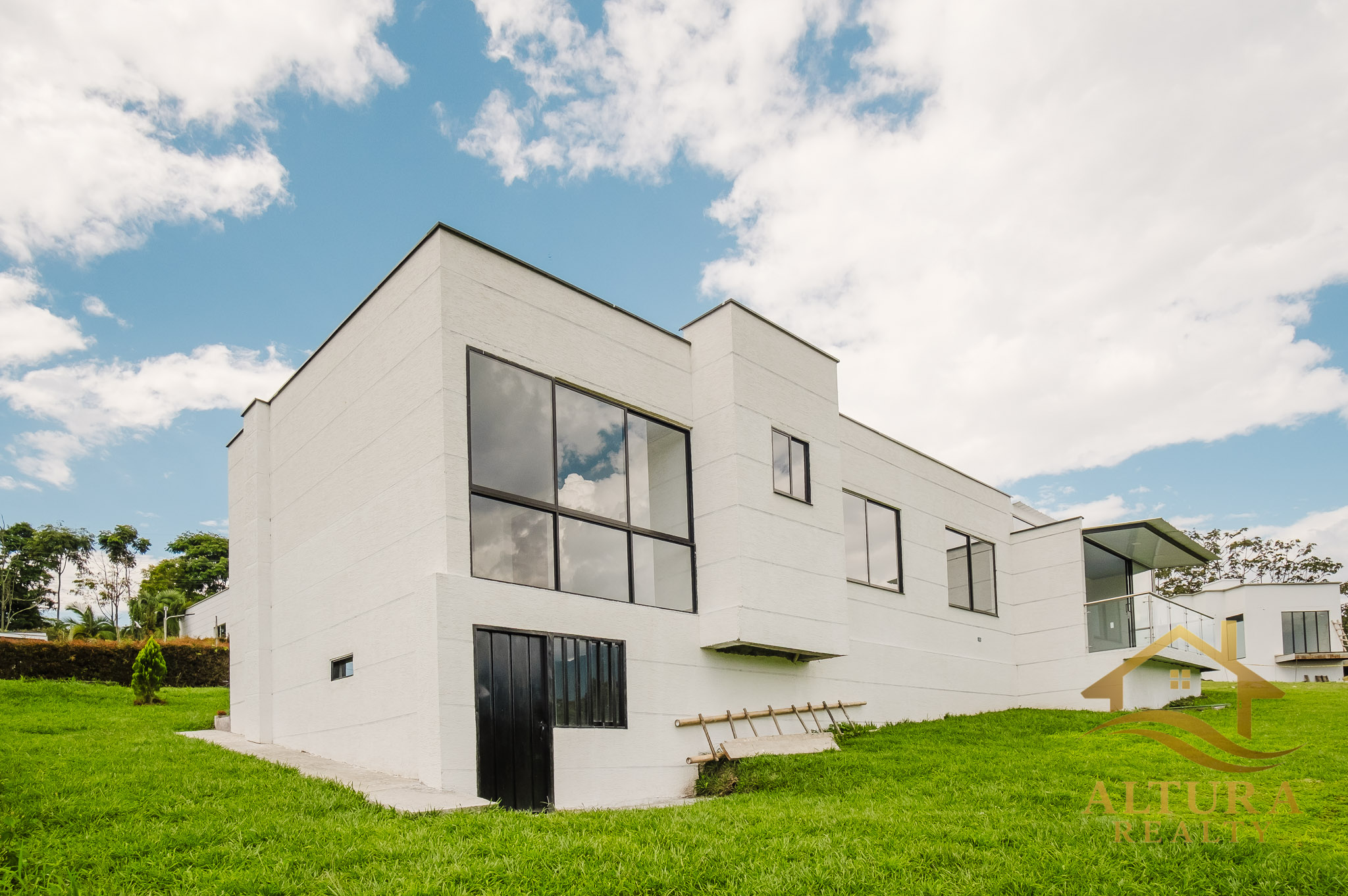 SE VENDE CASA CAMPESTRE EL CAIMO, TEBAIDA