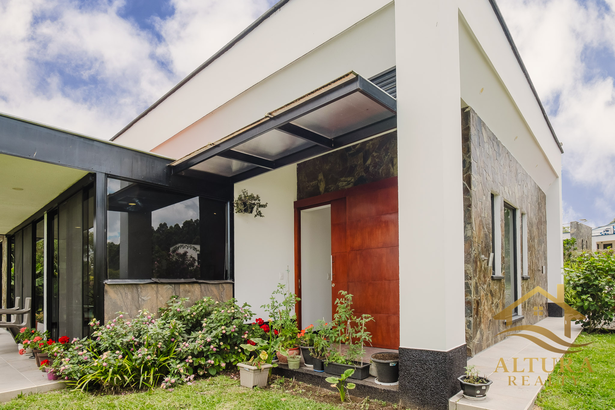 SE VENDE CASA CAMPESTRE EN CONJUNTO CERRADO CIRCASIA QUINDIO