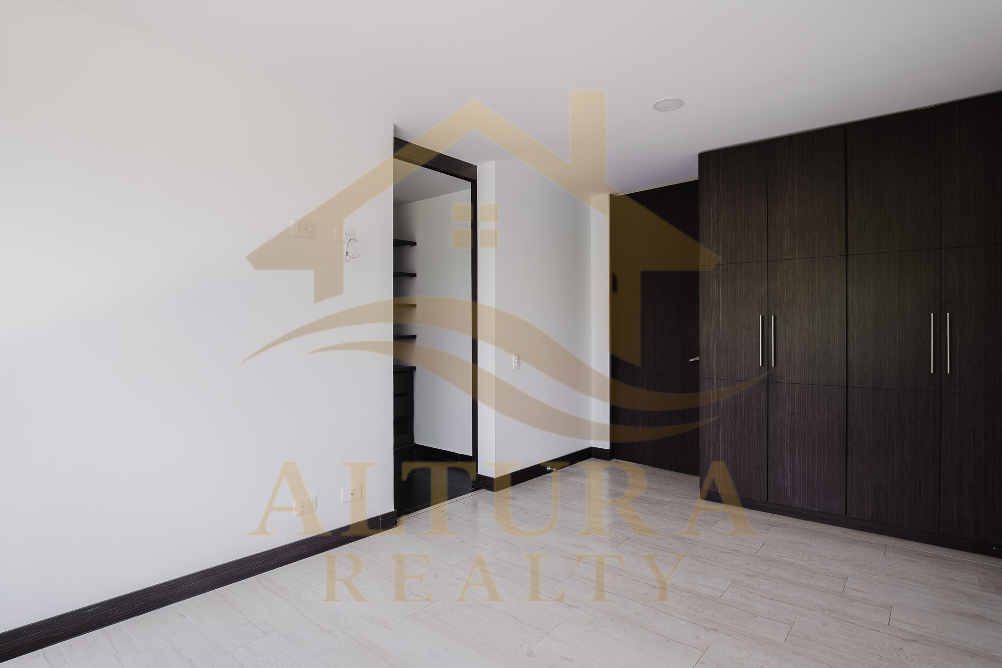 SE VENDE CASA CAMPESTRE ENTRE CIRCASIA Y ARMENIA CONJUNTO CERRADO