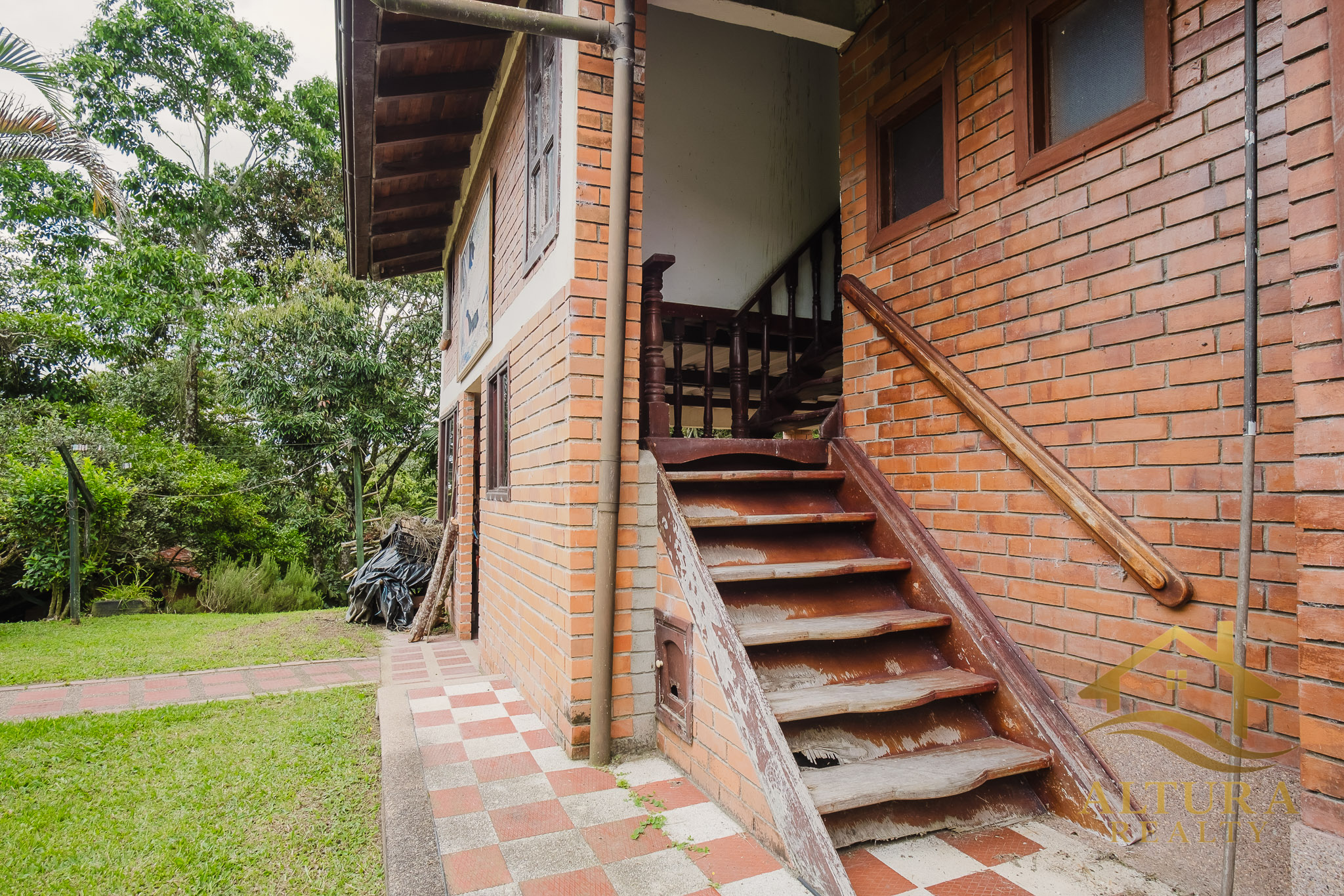 Casa Campestre  En Venta En Circasia Com Amplios Jardines-PROP-001