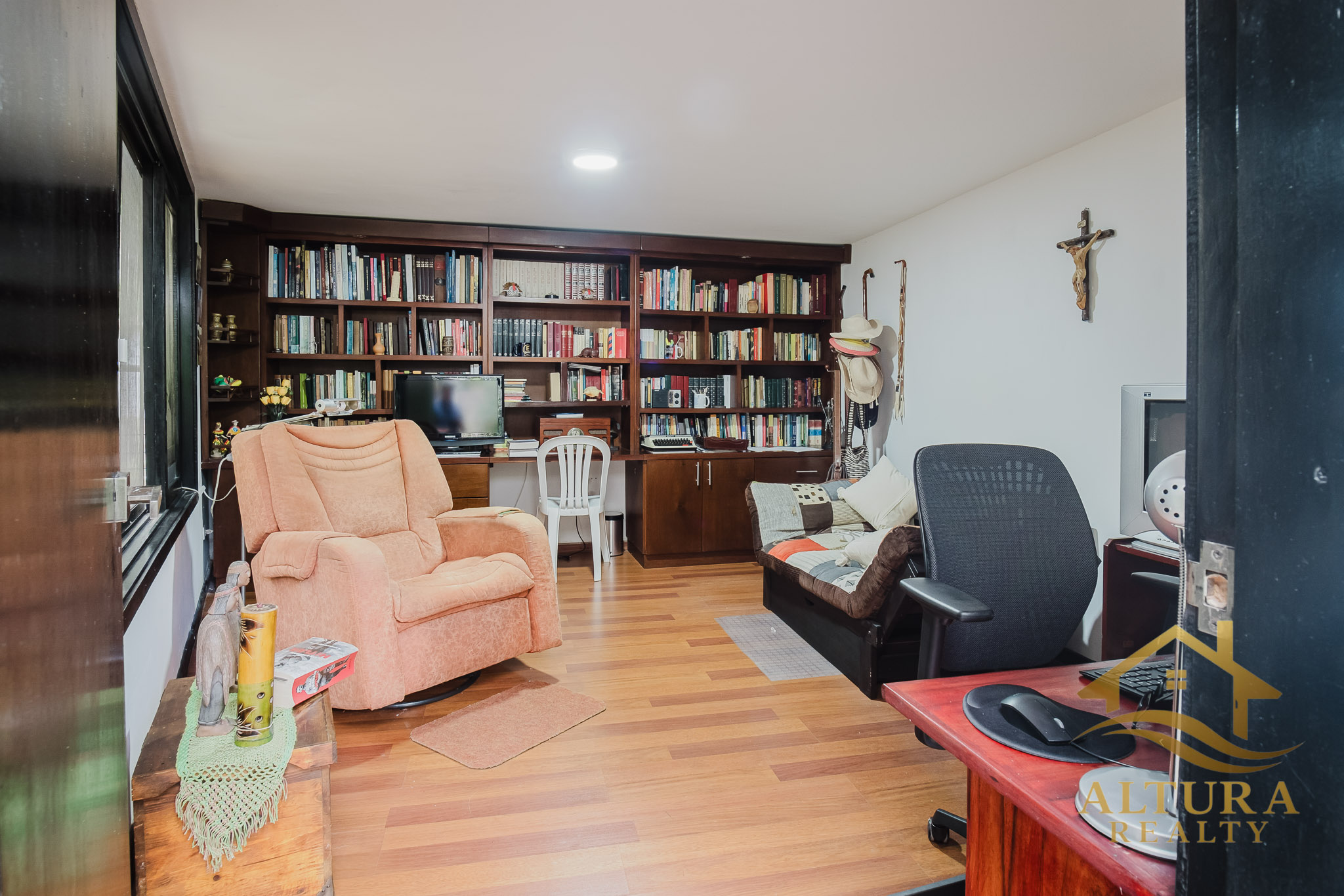 SE VENDE CASA EN CONJUNTO CERRADO A 5 MINUTOS DE ARMENIA