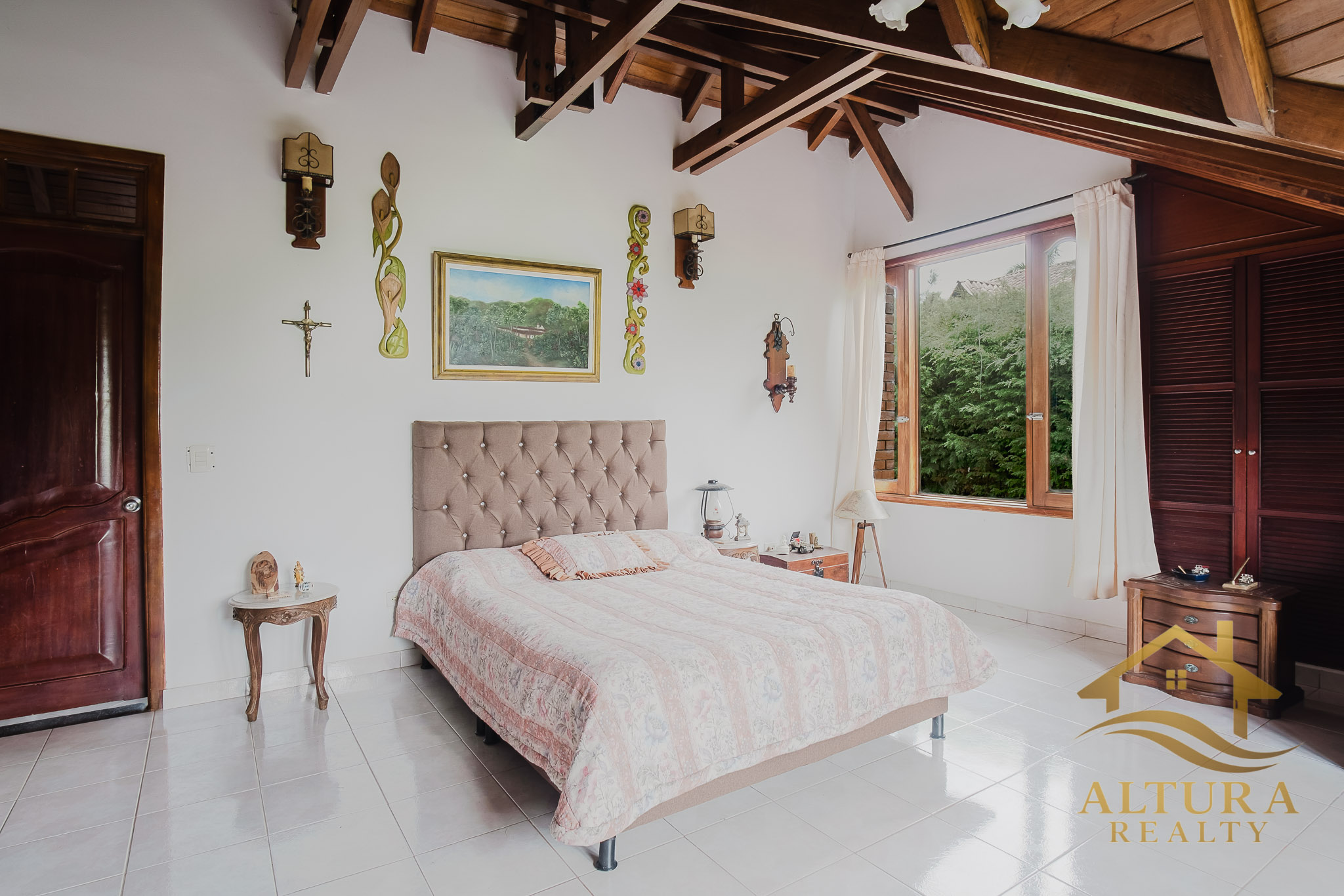 Casa Campestre  En Venta En Circasia Com Amplios Jardines-PROP-001