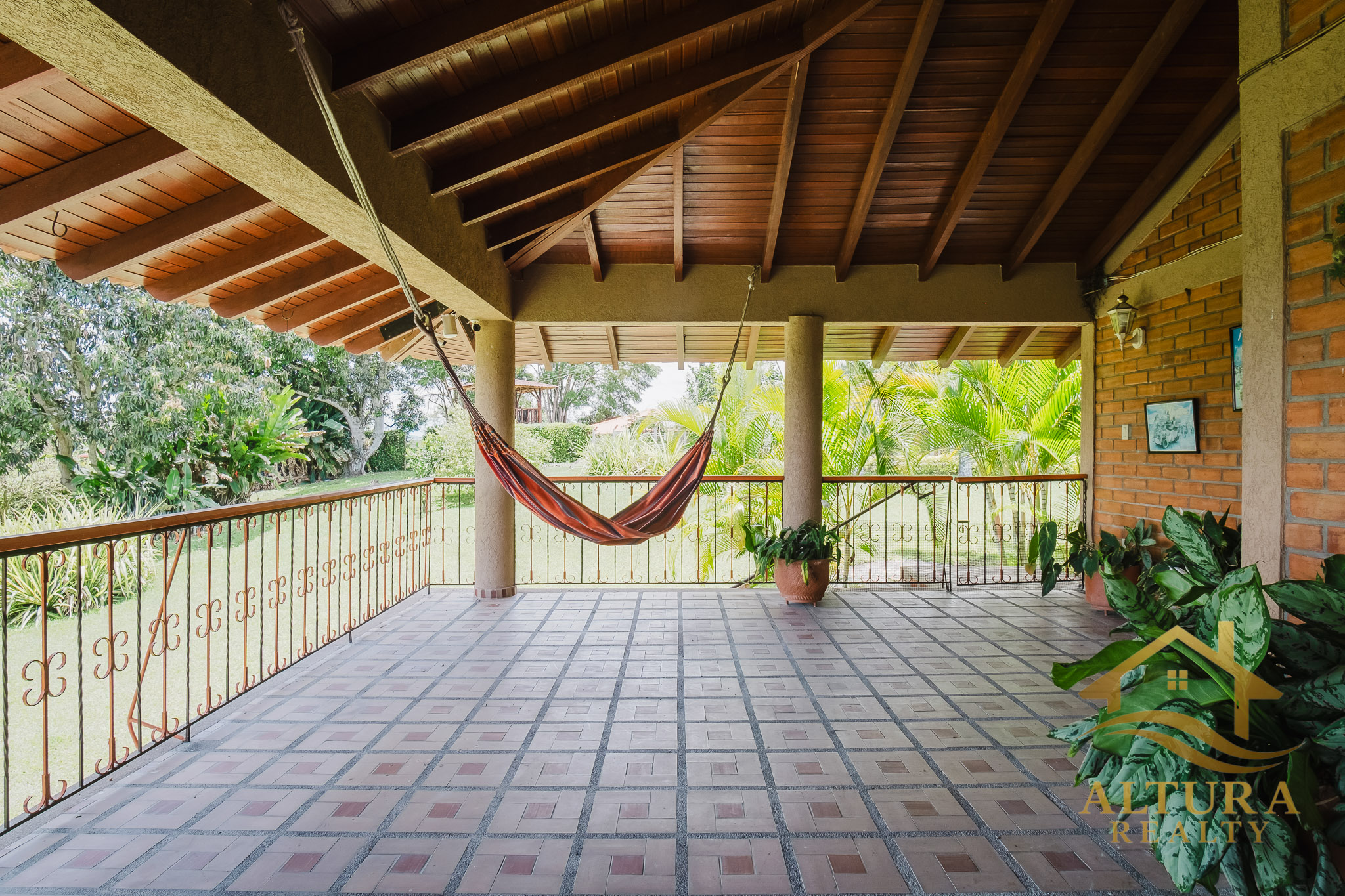 SE VENDE CASA CAMPESTRE EN ALCALA