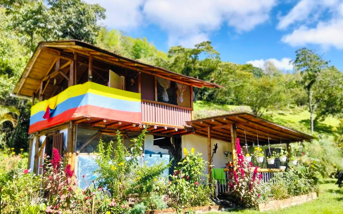 Oportunidad de Inversión en Eco-Lodge Frente al Río en Salento