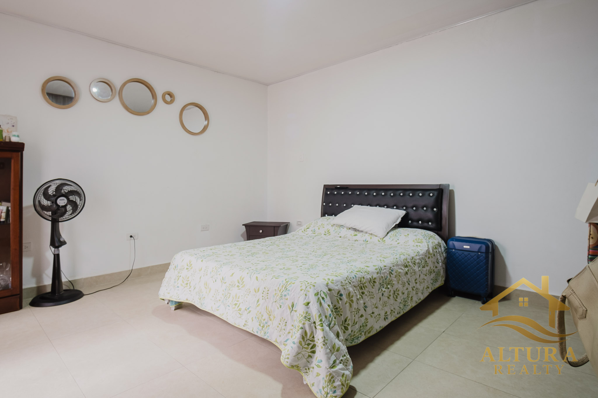 SE VENDE CASA EN CONJUNTO CERRADO CALARCA QUINDIO