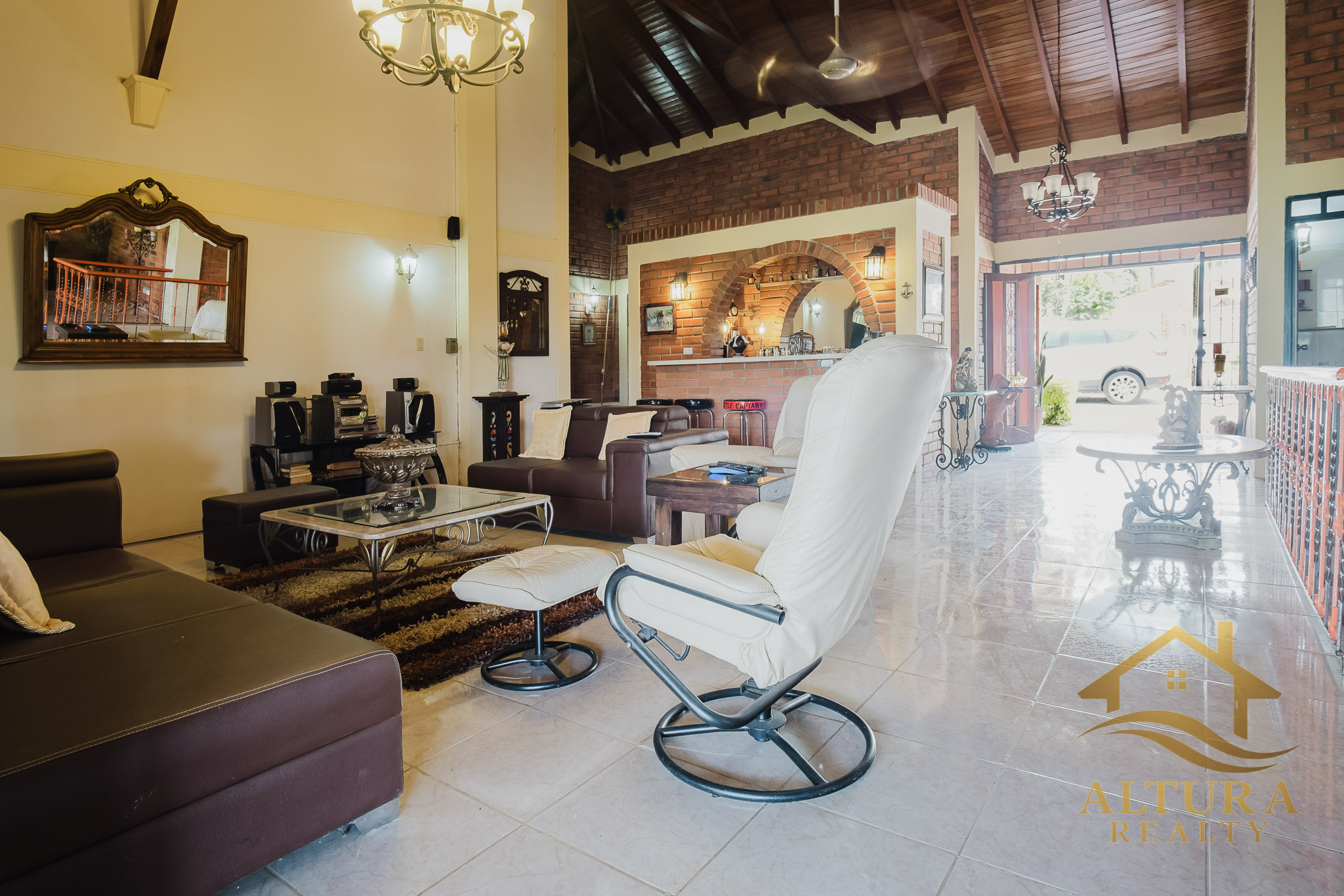 SE VENDE CASA CAMPESTRE EN ALCALA