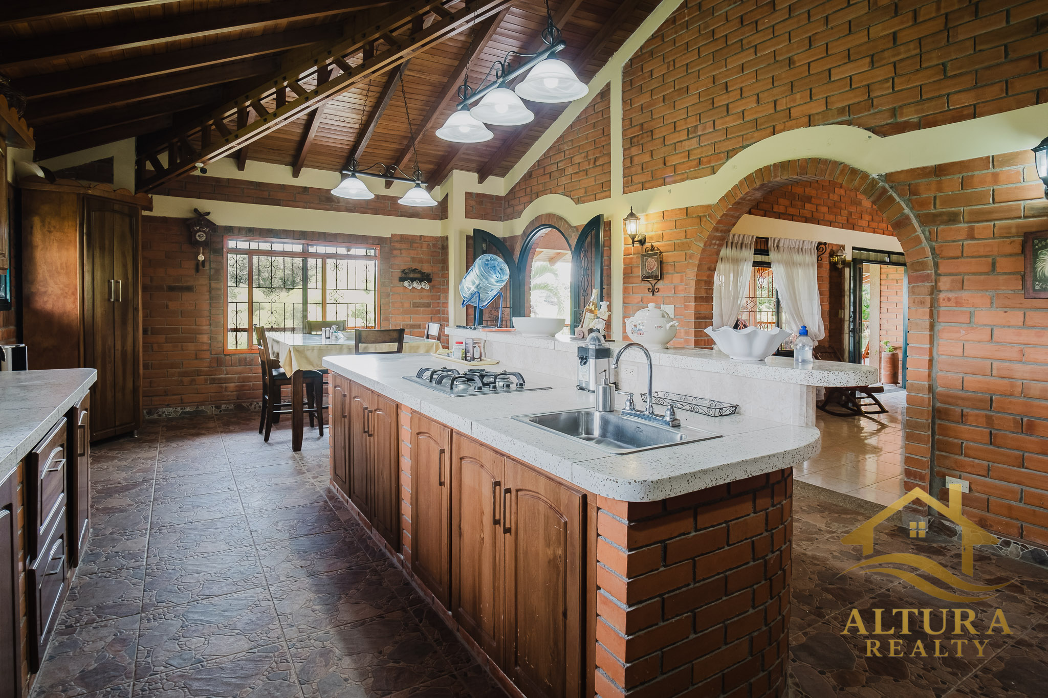 SE VENDE CASA CAMPESTRE EN ALCALA