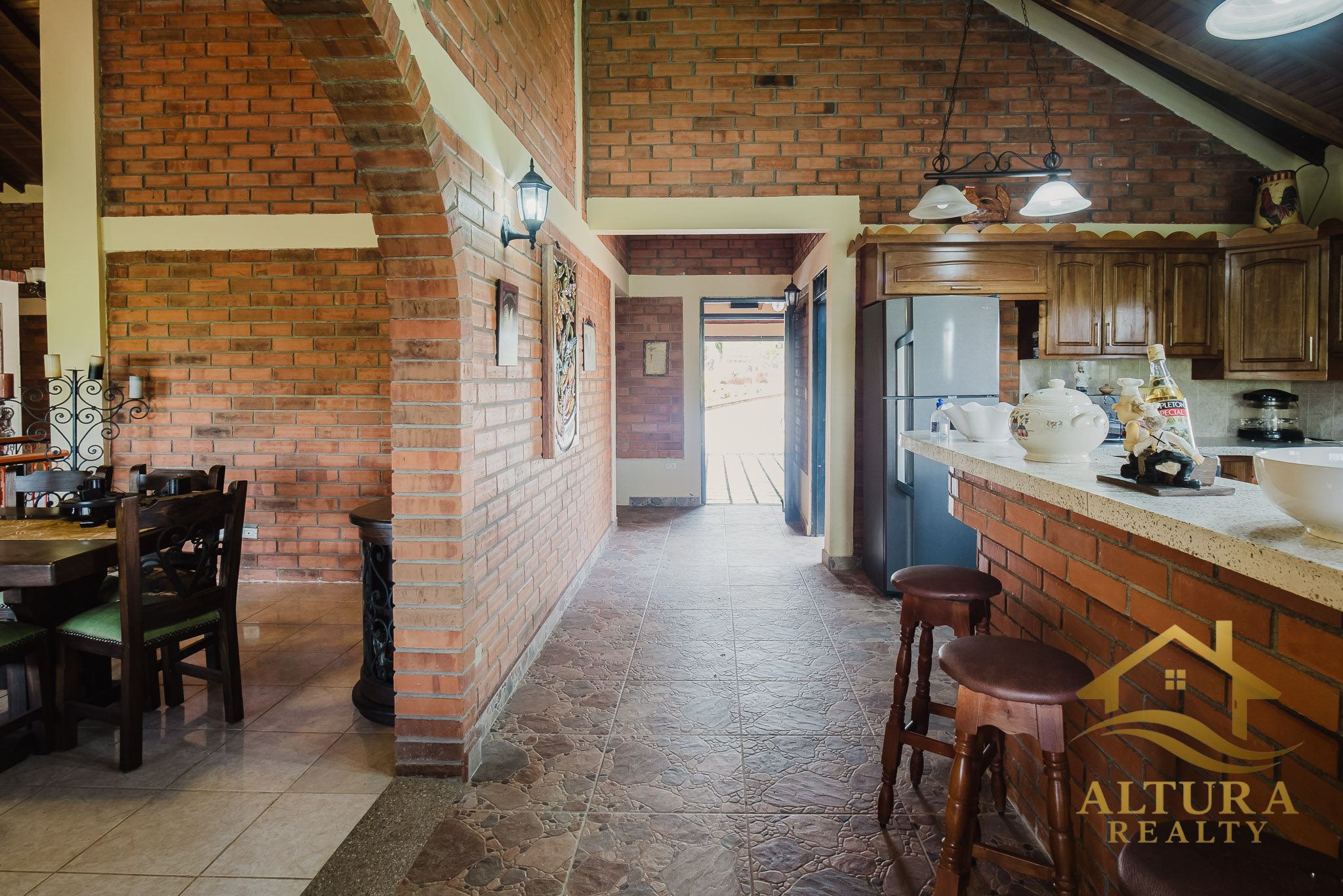 SE VENDE CASA CAMPESTRE EN ALCALA