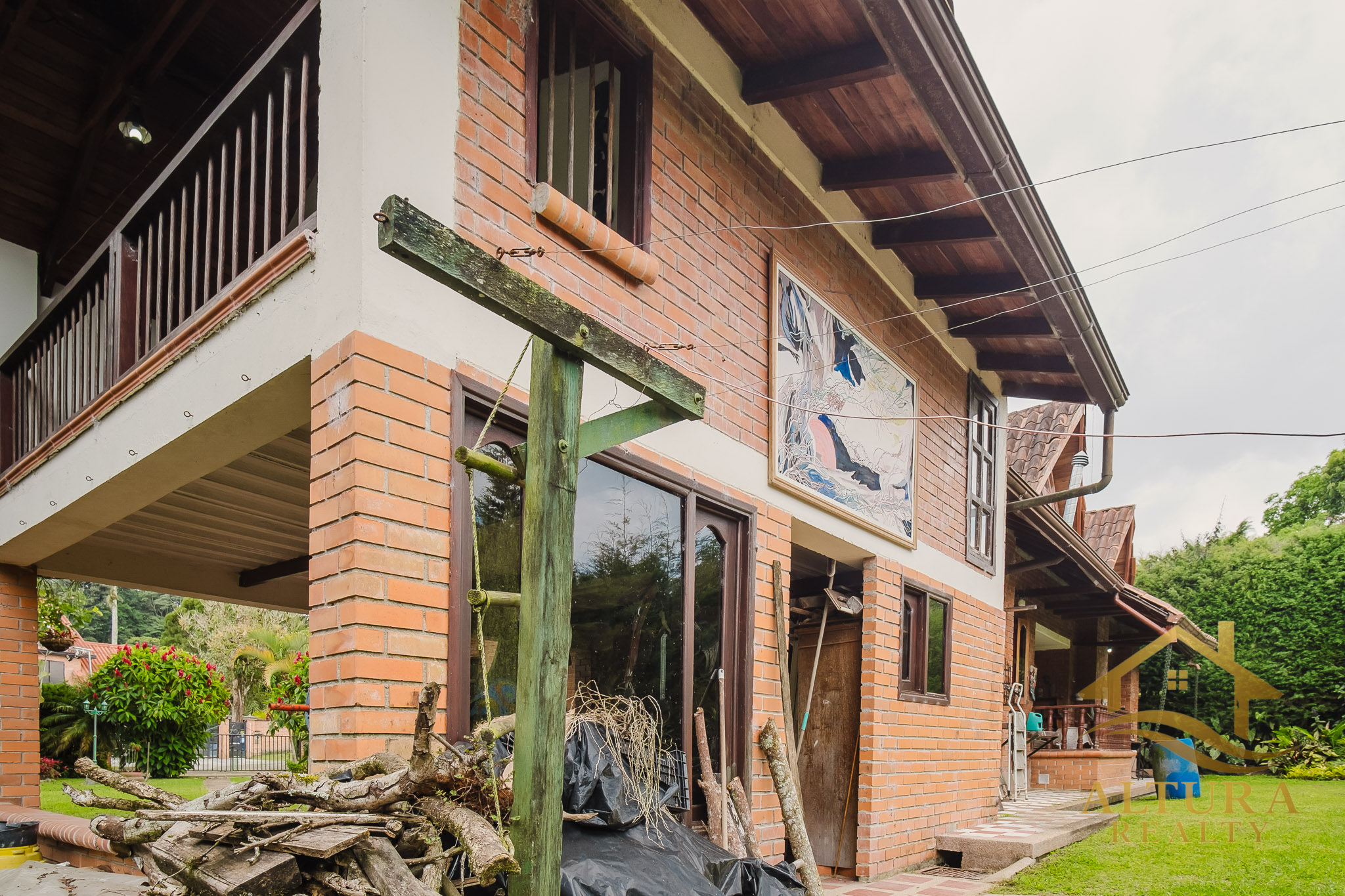 Casa Campestre  En Venta En Circasia Com Amplios Jardines-PROP-001