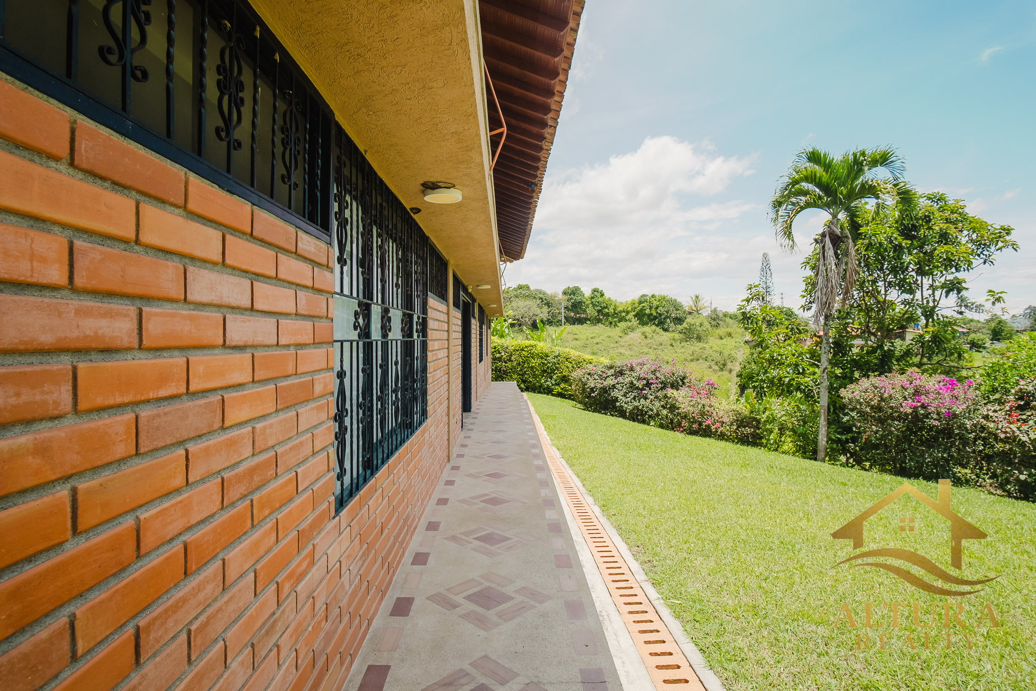 SE VENDE CASA CAMPESTRE EN ALCALA