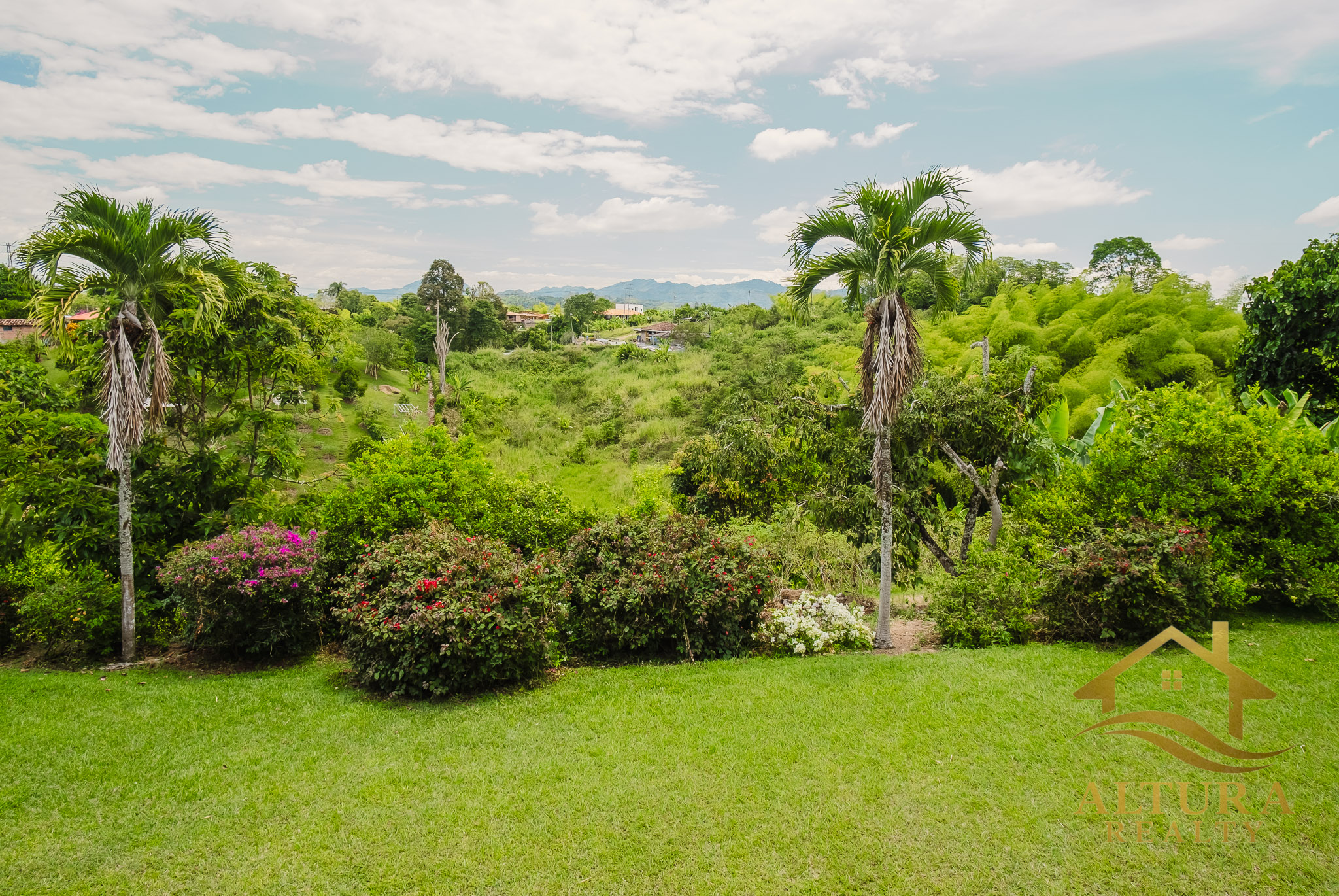 SE VENDE CASA CAMPESTRE EN ALCALA