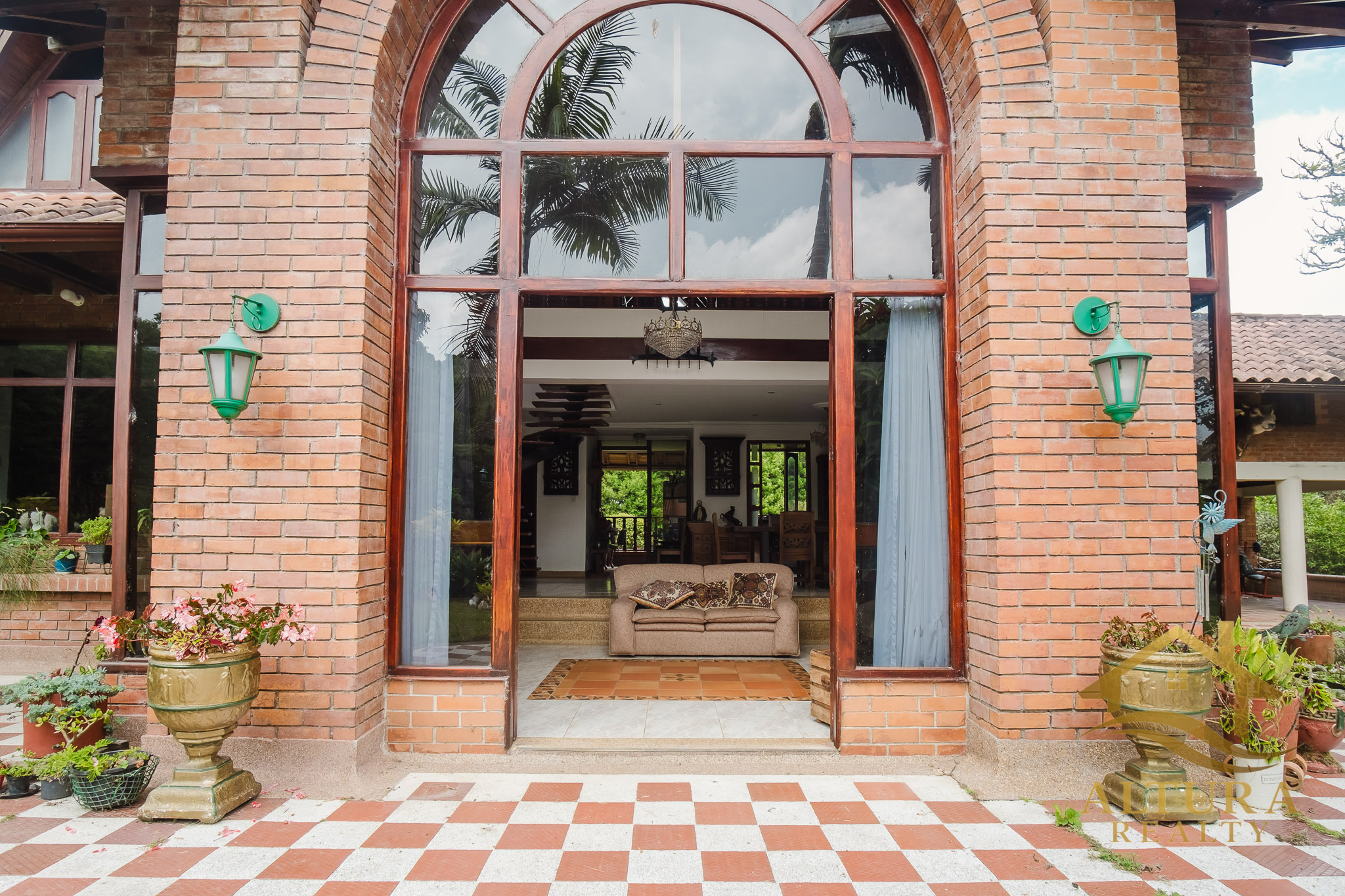 Casa Campestre  En Venta En Circasia Com Amplios Jardines-PROP-001