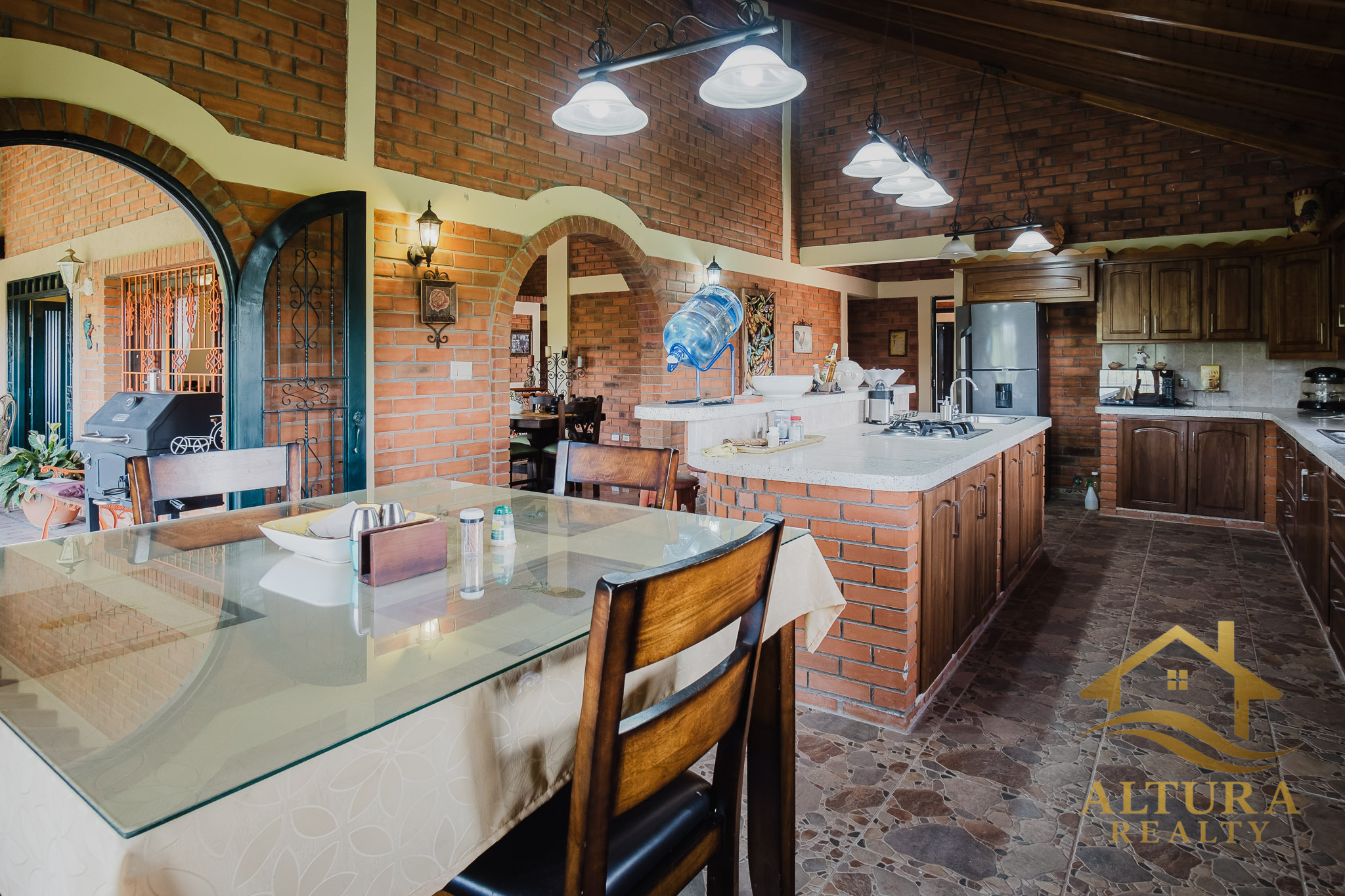 SE VENDE CASA CAMPESTRE EN ALCALA