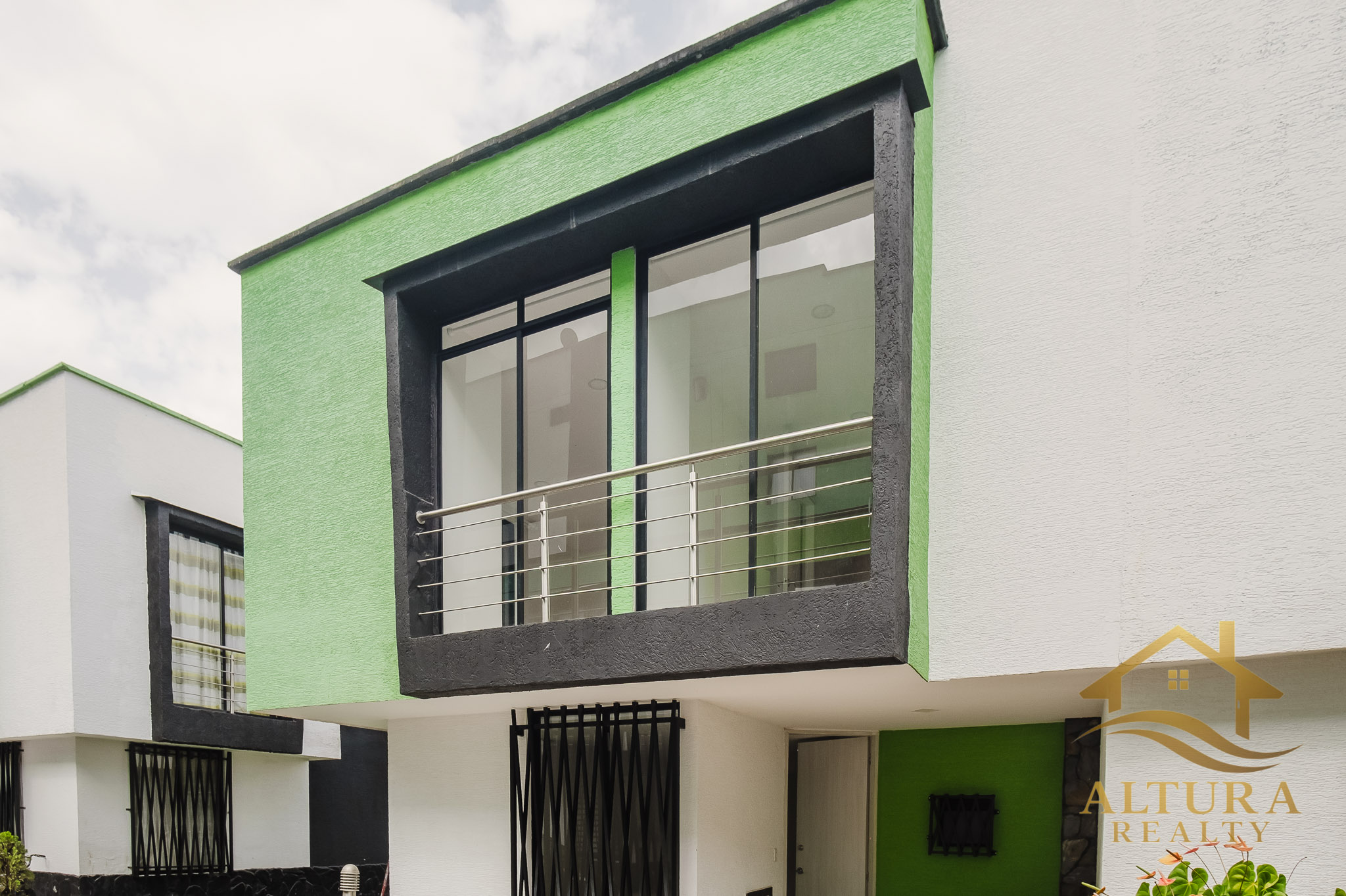 SE VENDE CASA CENTRAL EN CALARCA QUINDIO