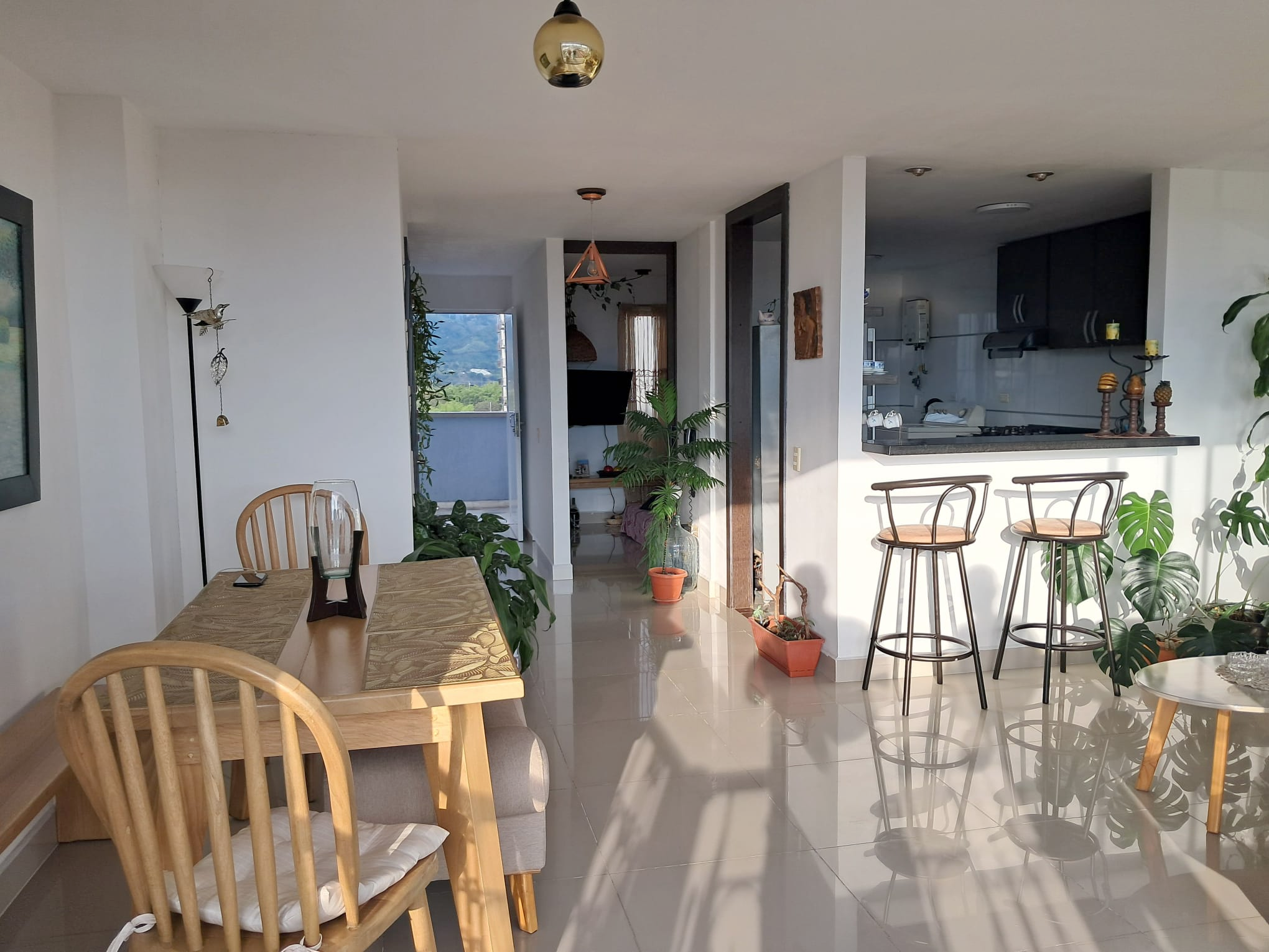 Apartamento dúplex de 3 habitaciones con dos balcones en Armenia