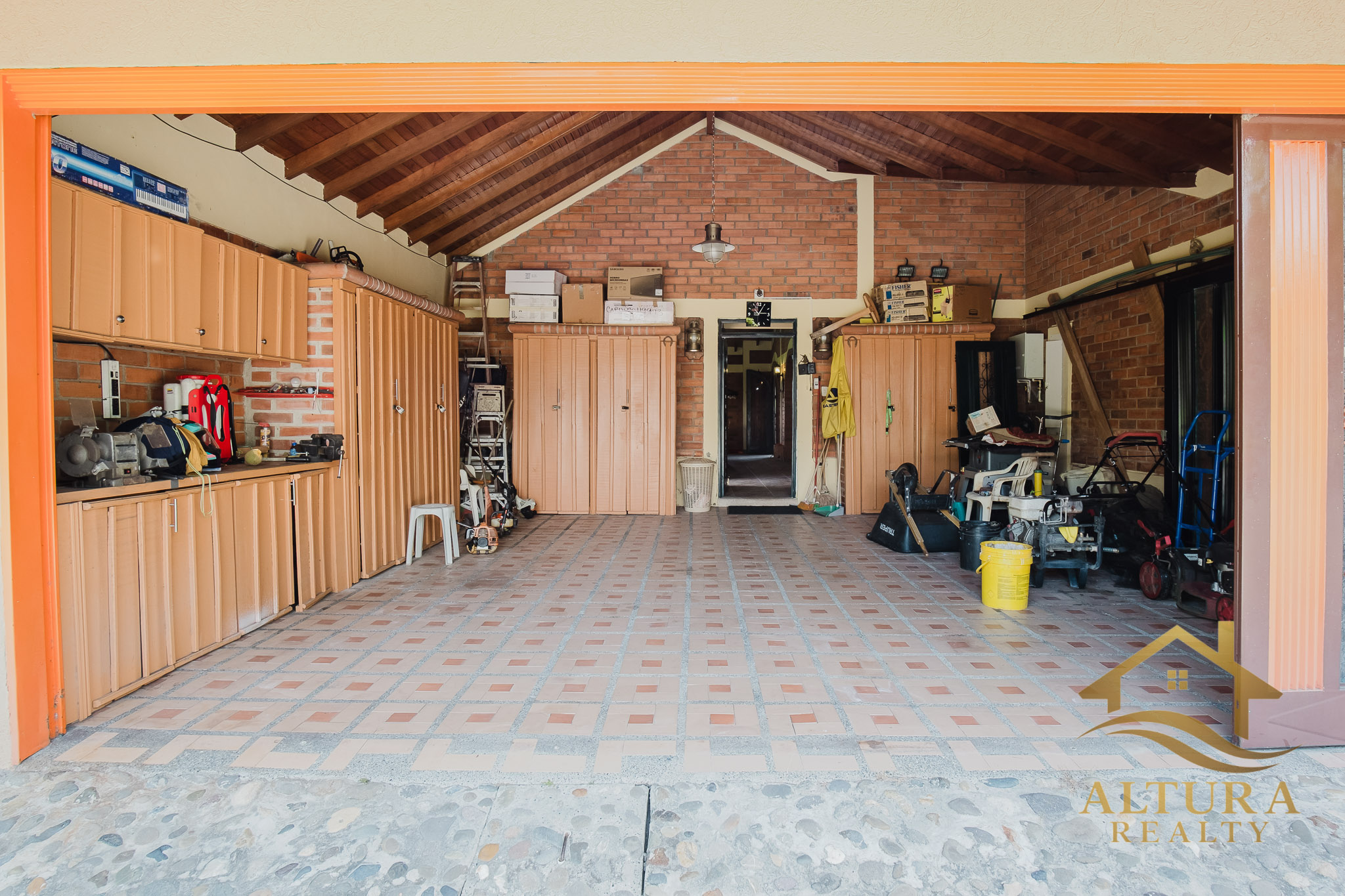 SE VENDE CASA CAMPESTRE EN ALCALA