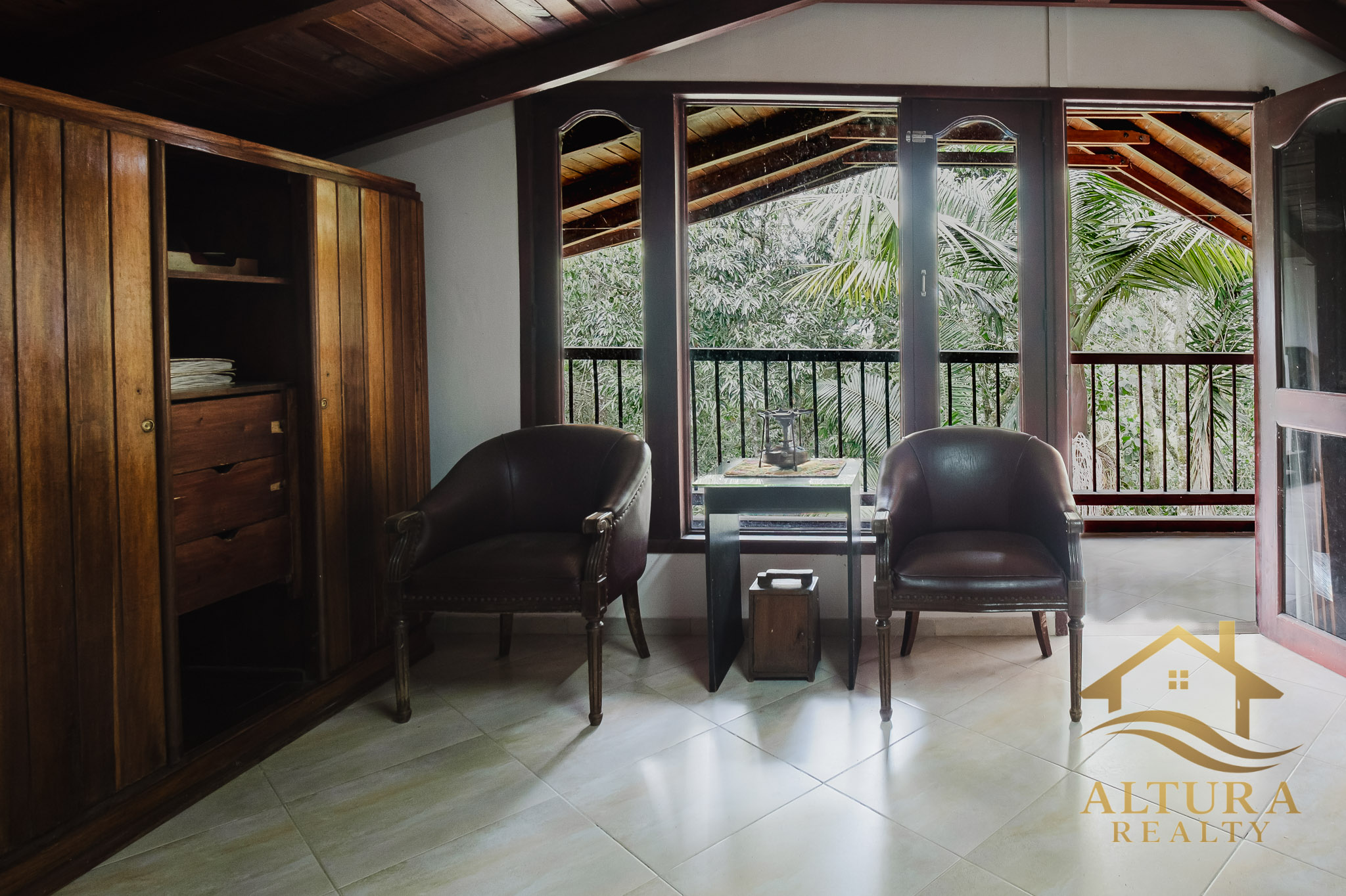 Casa Campestre  En Venta En Circasia Com Amplios Jardines-PROP-001