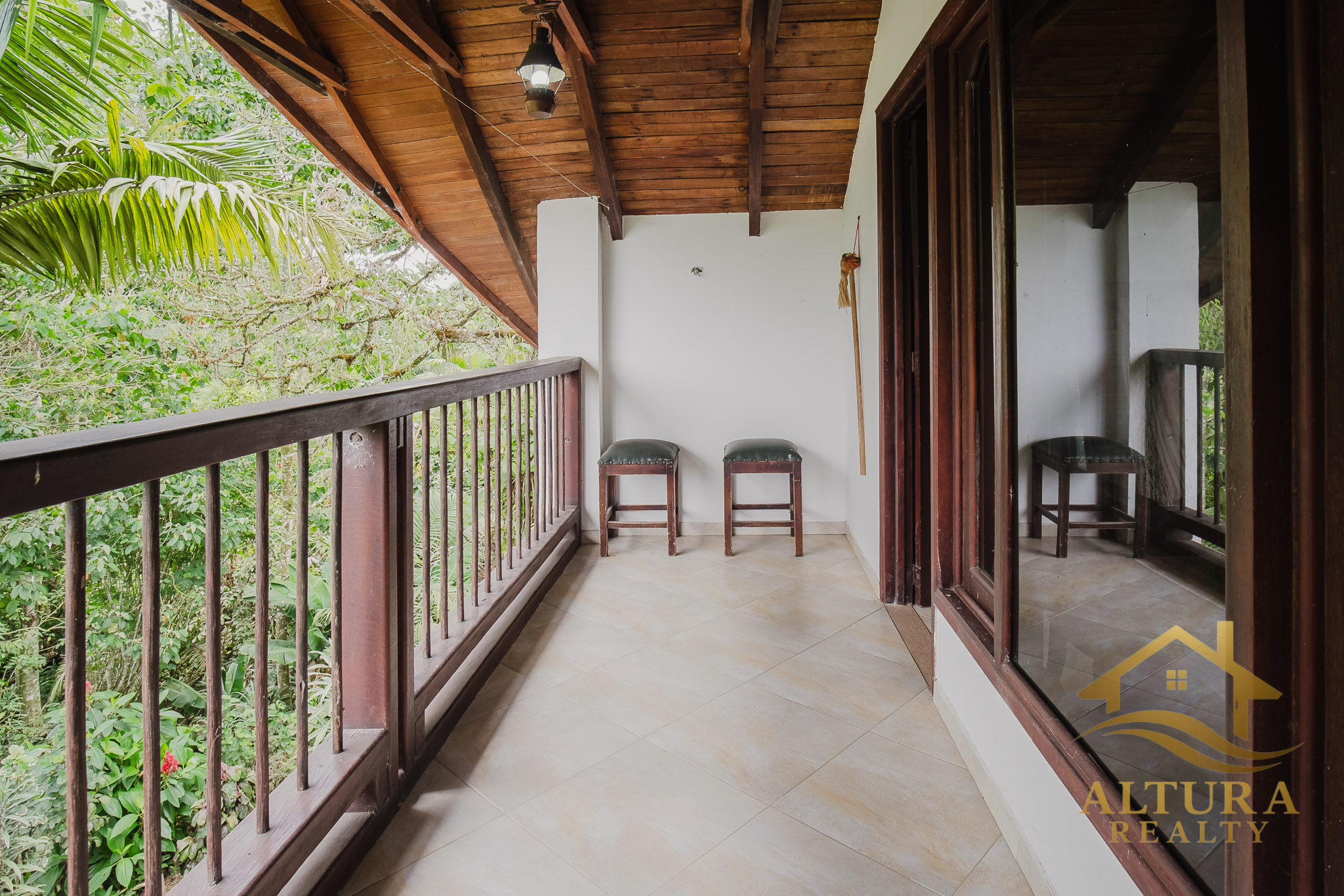 Casa Campestre  En Venta En Circasia Com Amplios Jardines-PROP-001