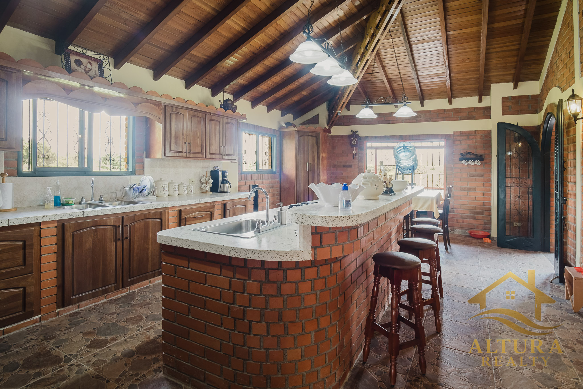 SE VENDE CASA CAMPESTRE EN ALCALA