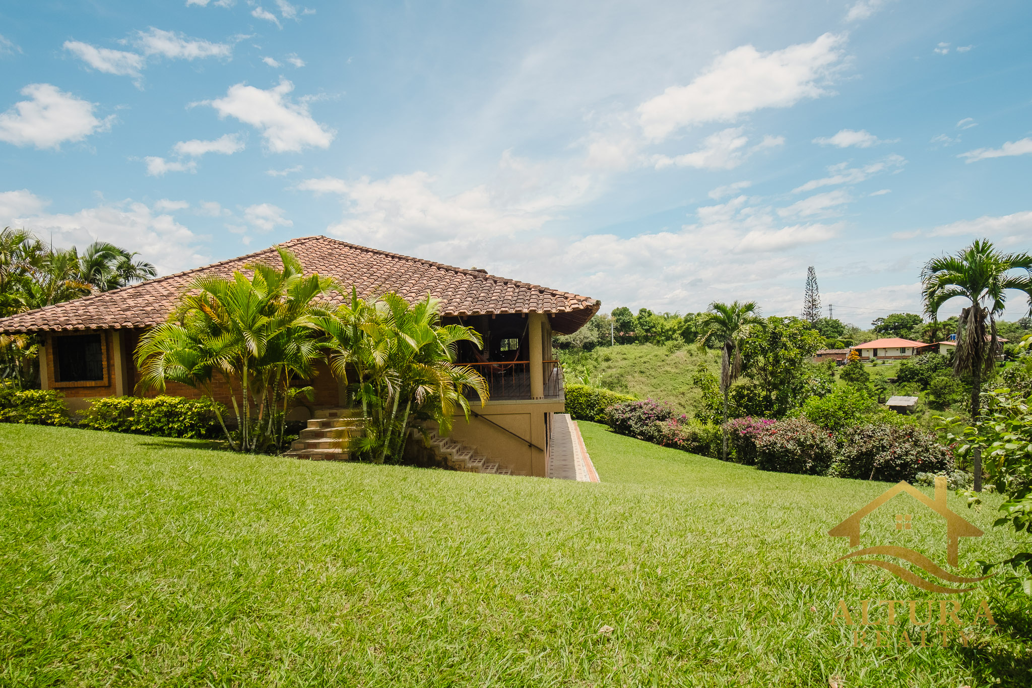 SE VENDE CASA CAMPESTRE EN ALCALA