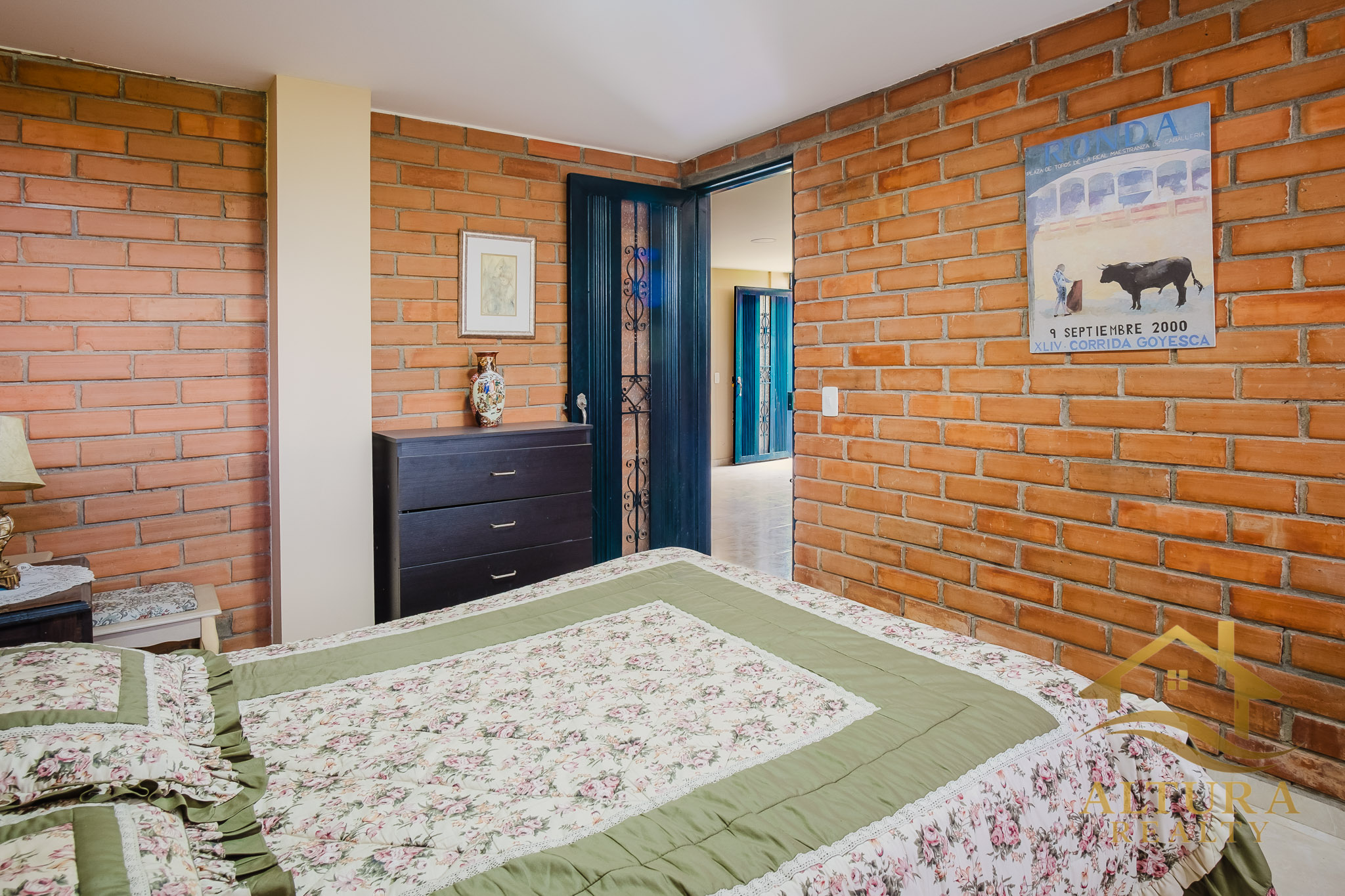 SE VENDE CASA CAMPESTRE EN ALCALA