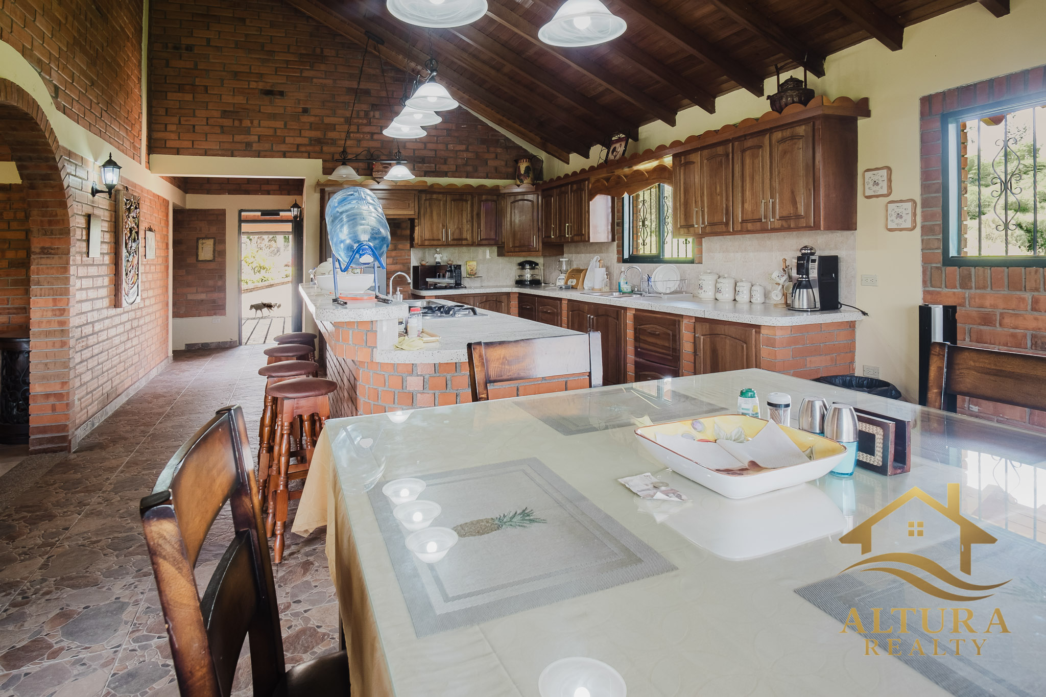 SE VENDE CASA CAMPESTRE EN ALCALA