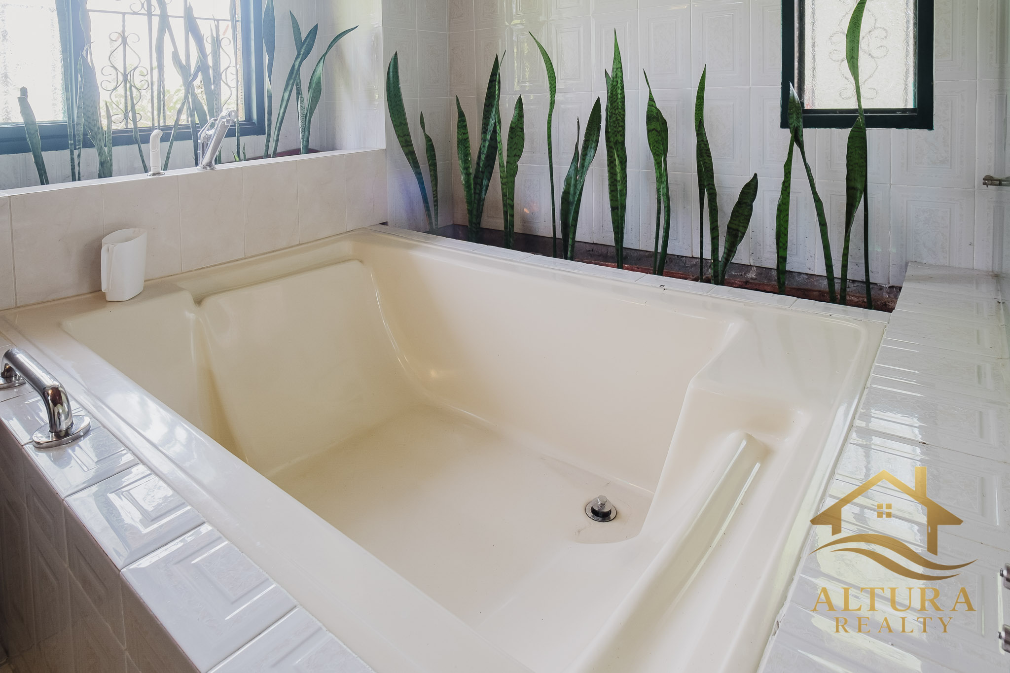 SE VENDE CASA CAMPESTRE EN ALCALA